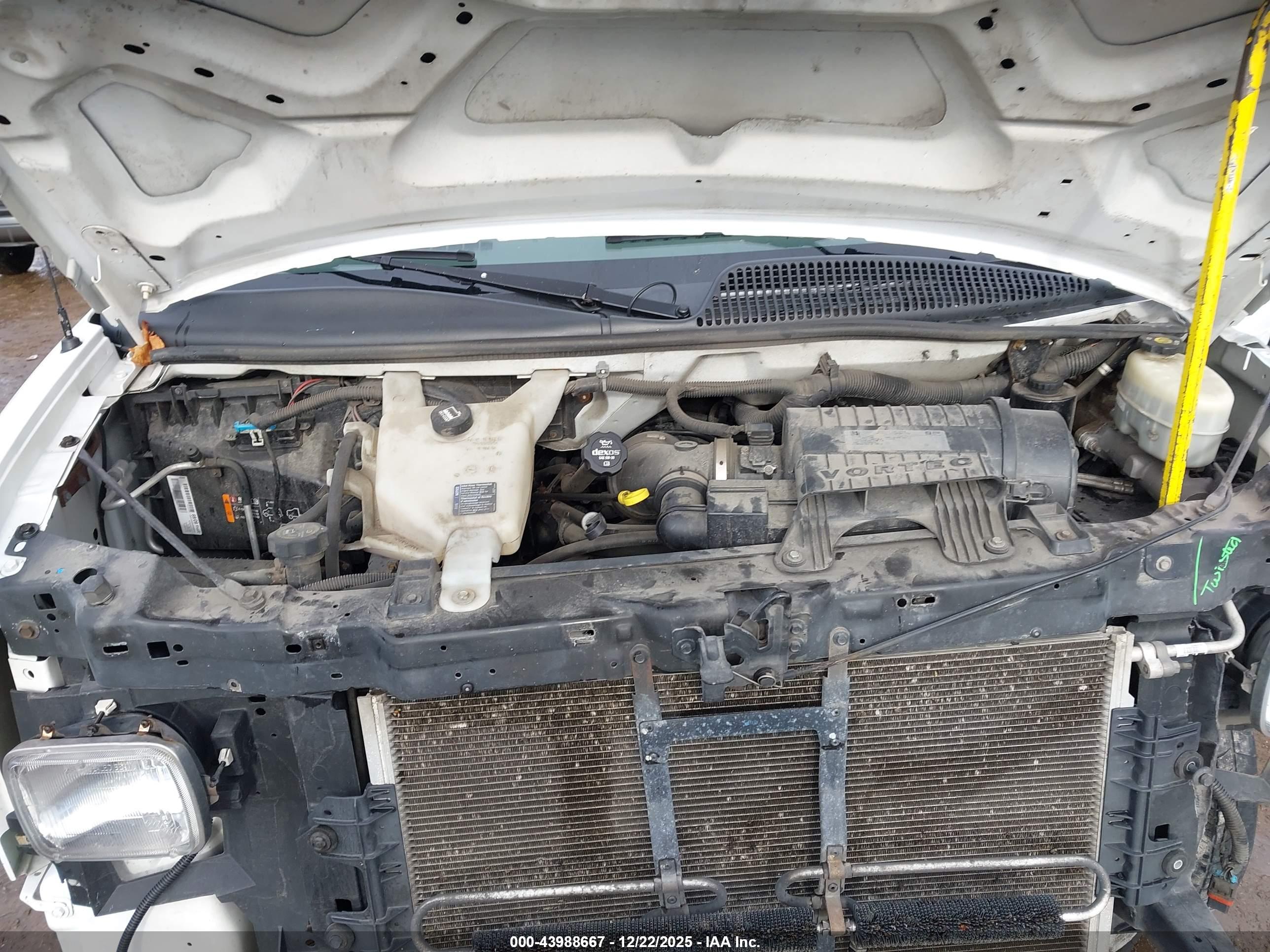 CHEVROLET EXPRESS image 10