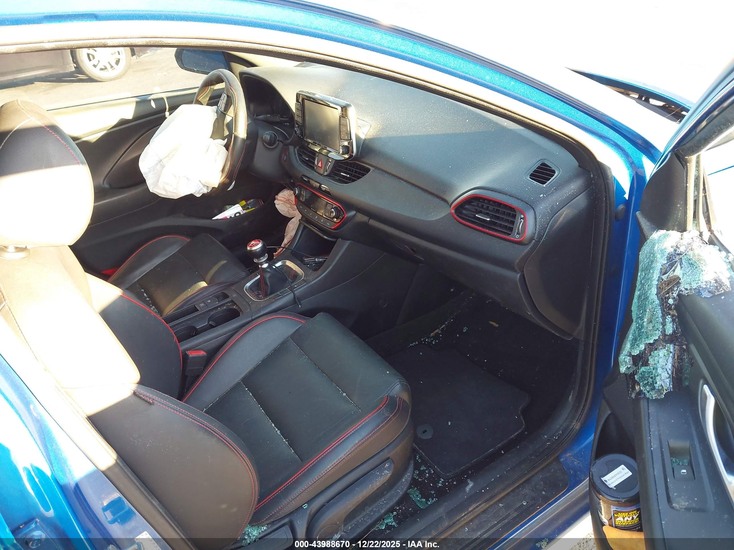 HYUNDAI ELANTRA image 5