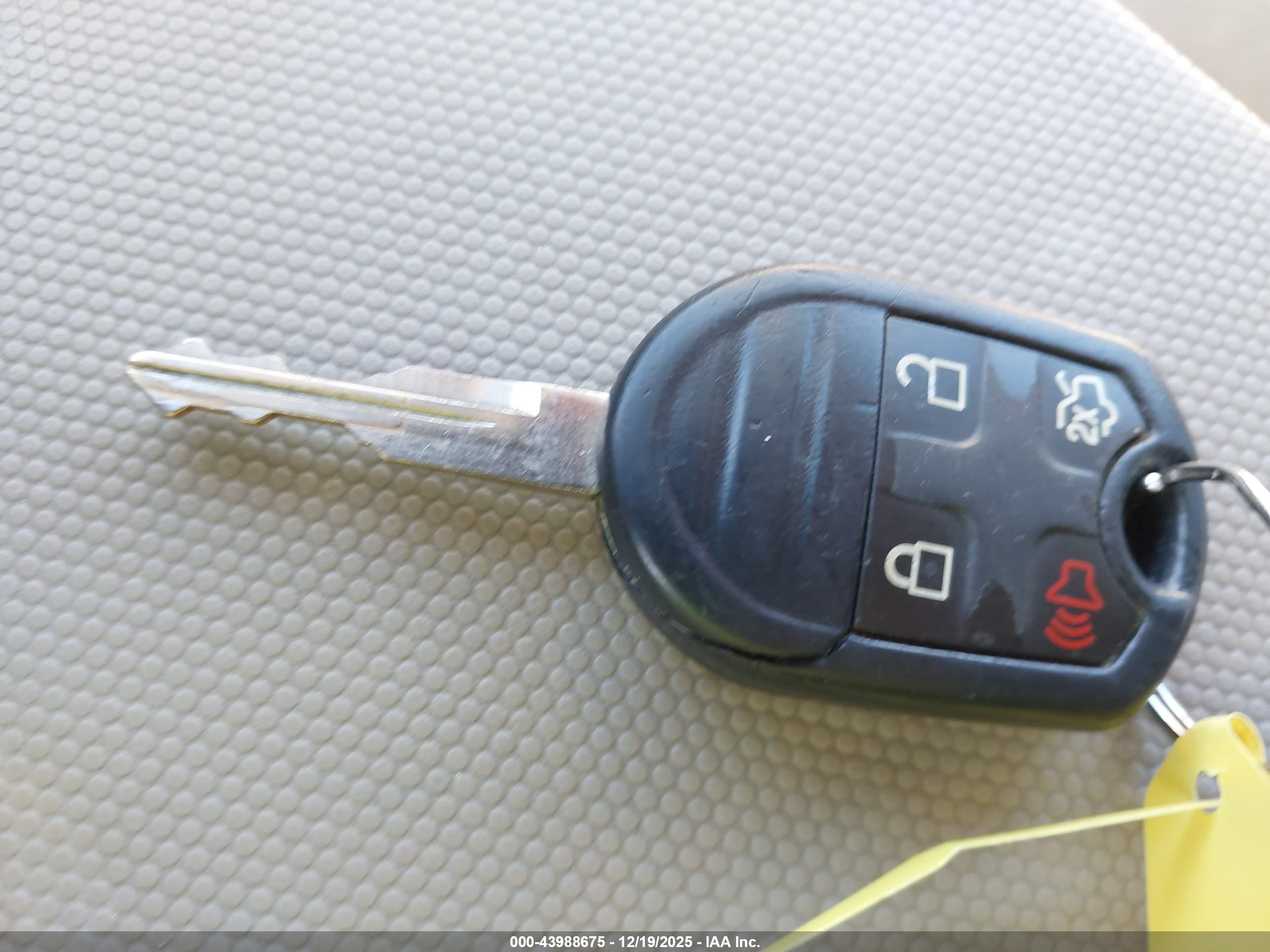FORD ESCAPE image 11