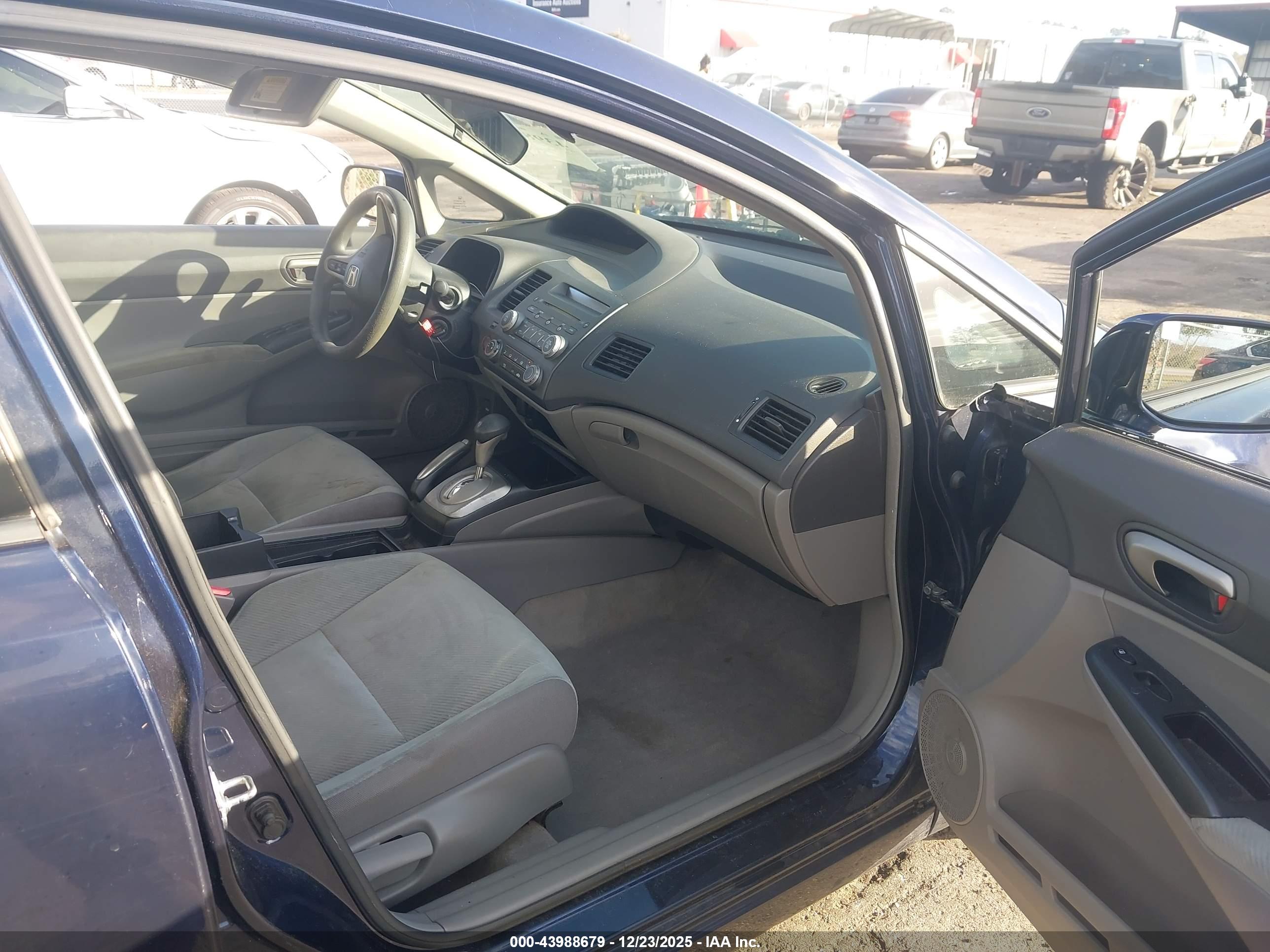 HONDA CIVIC image 5