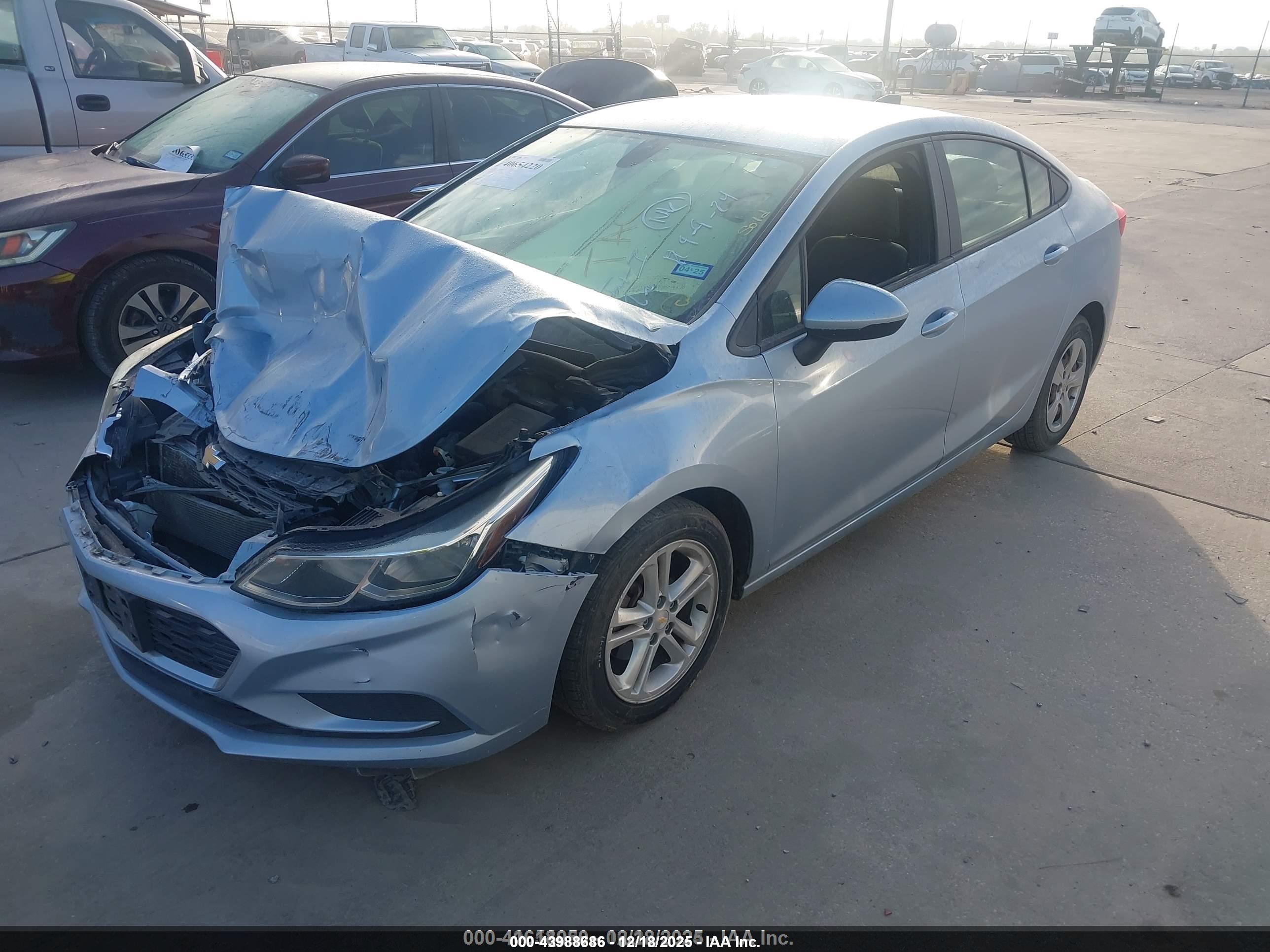 CHEVROLET CRUZE image 2