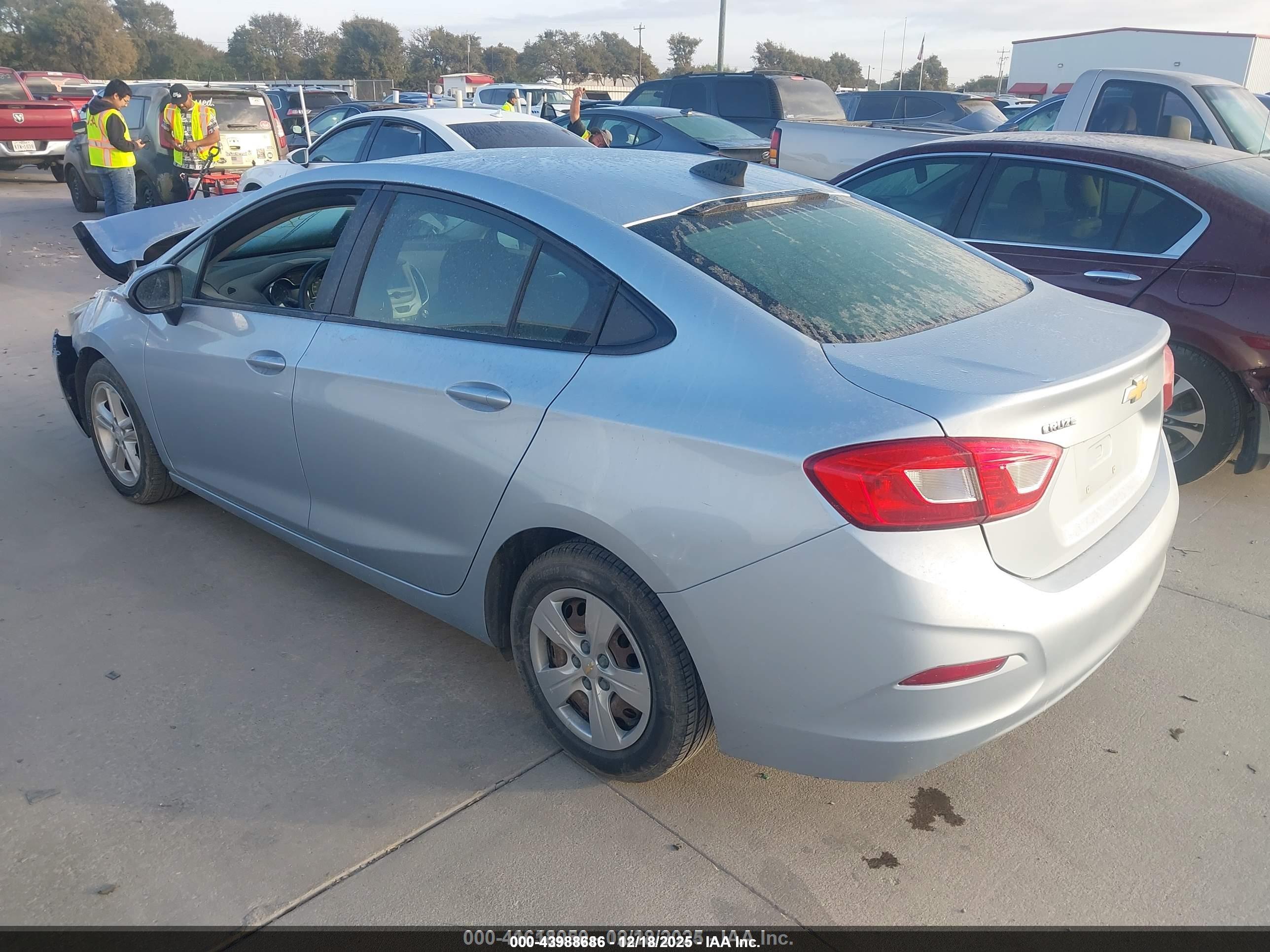 CHEVROLET CRUZE image 3