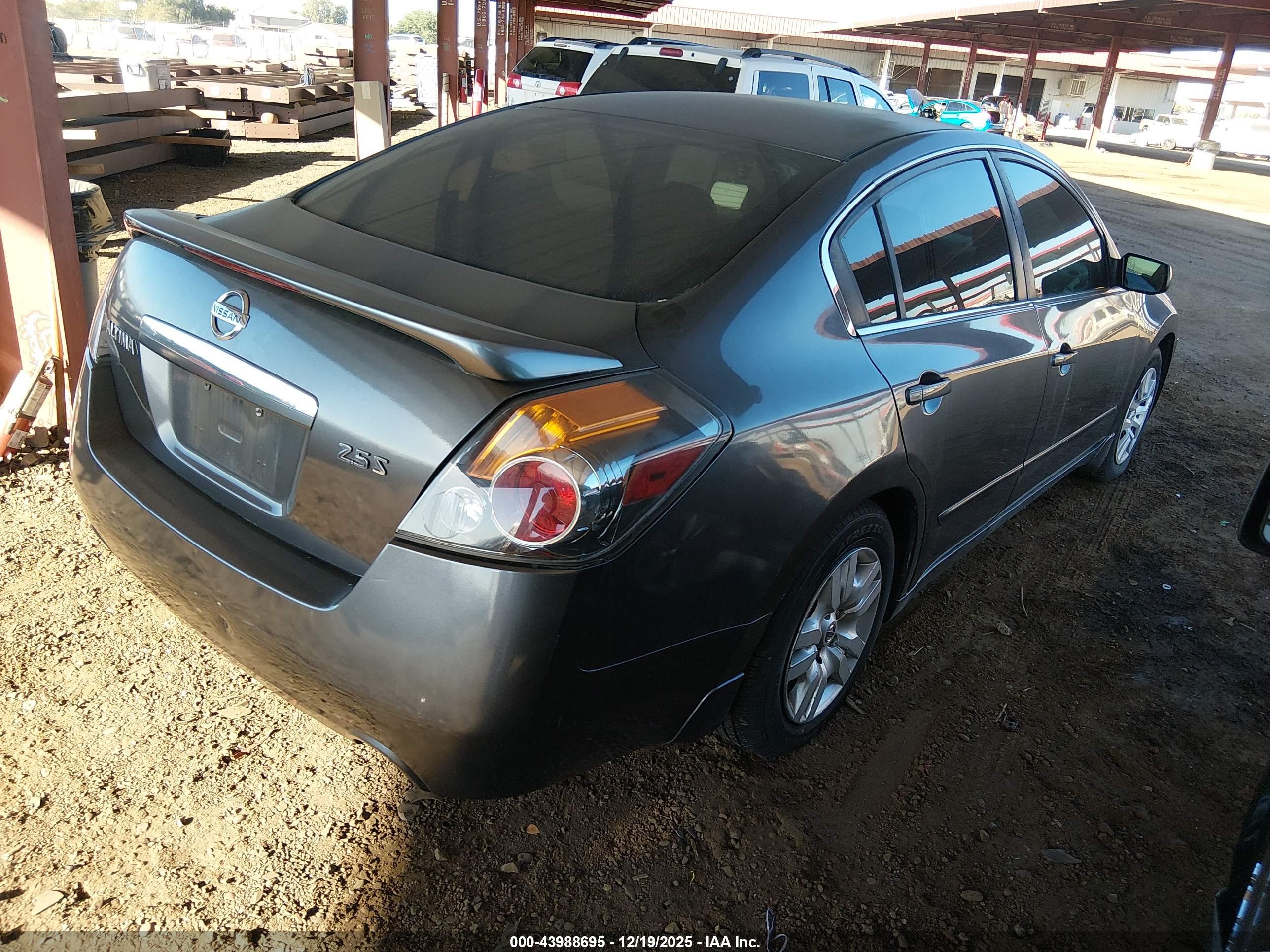 NISSAN ALTIMA image 4