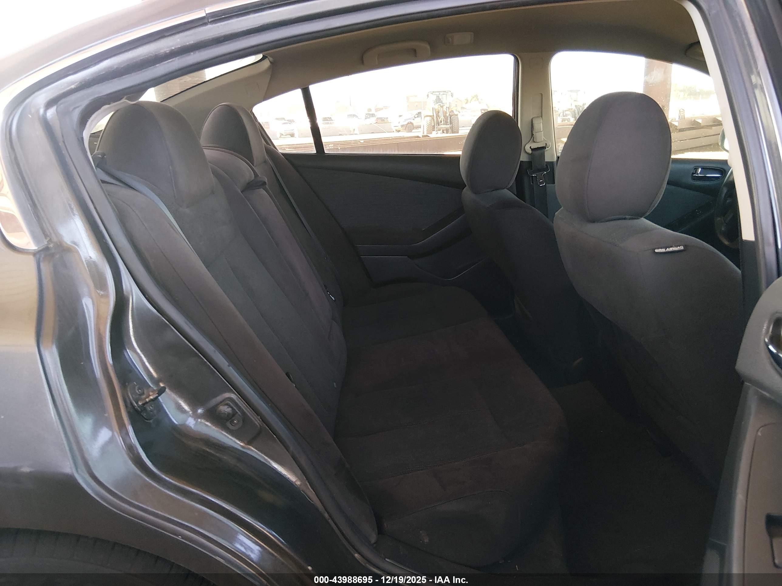 NISSAN ALTIMA image 8