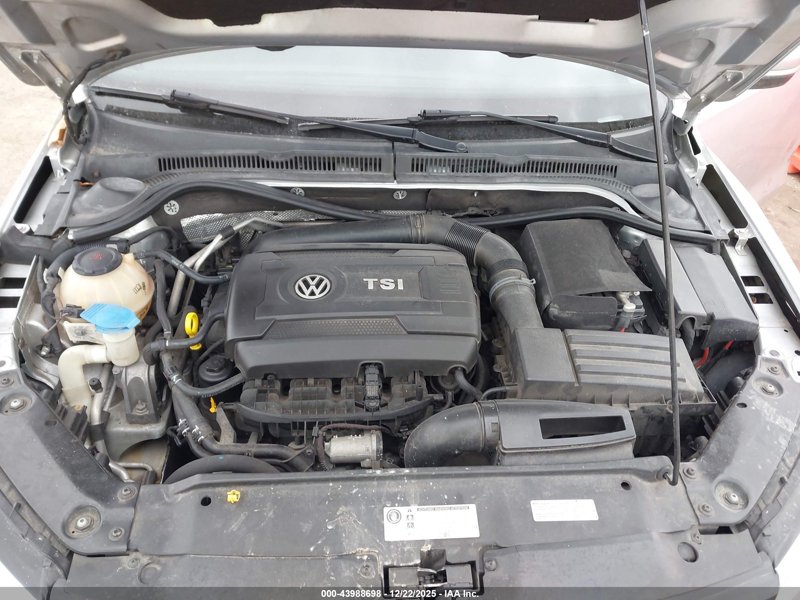 VOLKSWAGEN JETTA image 10