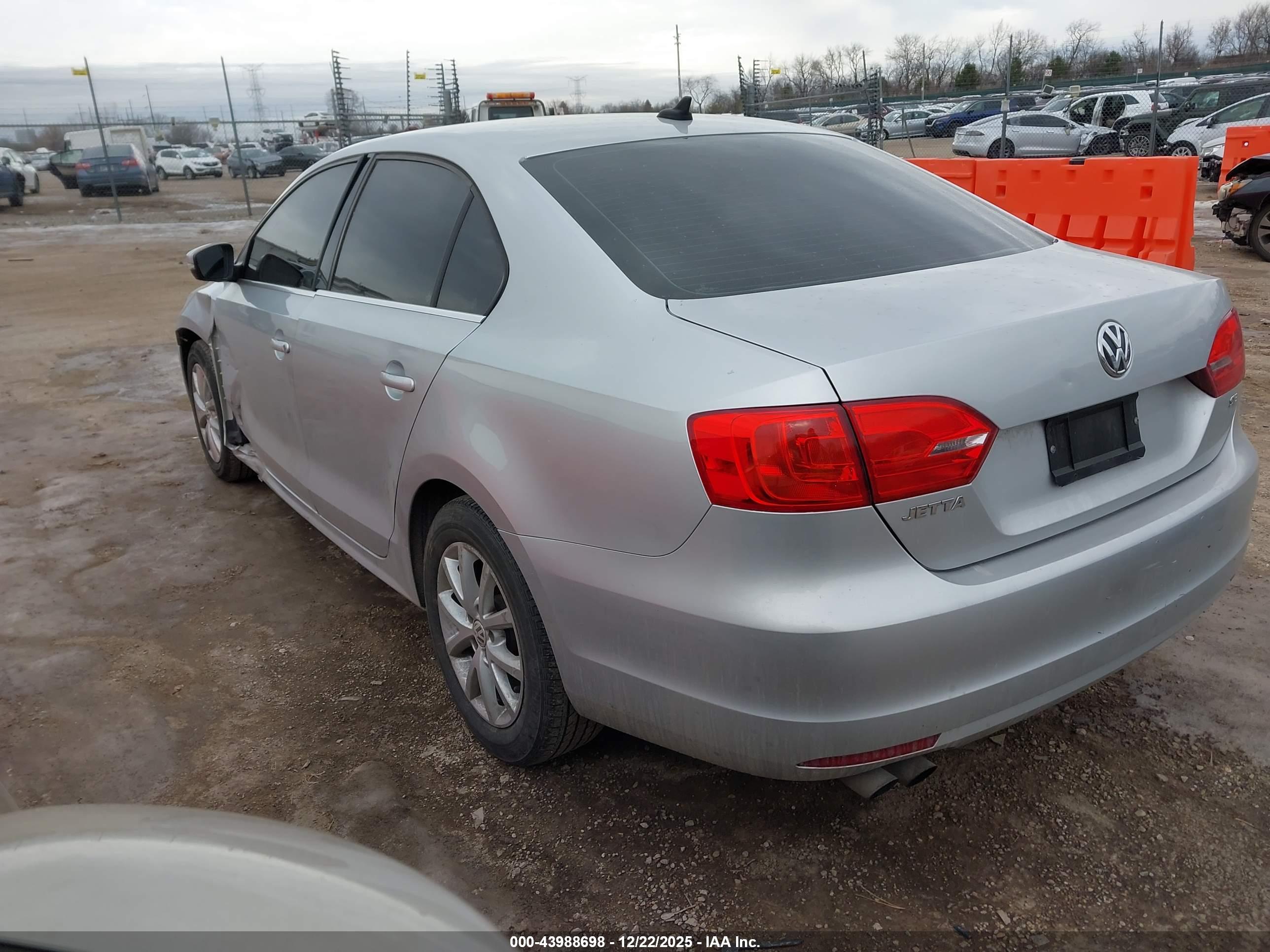 VOLKSWAGEN JETTA image 3