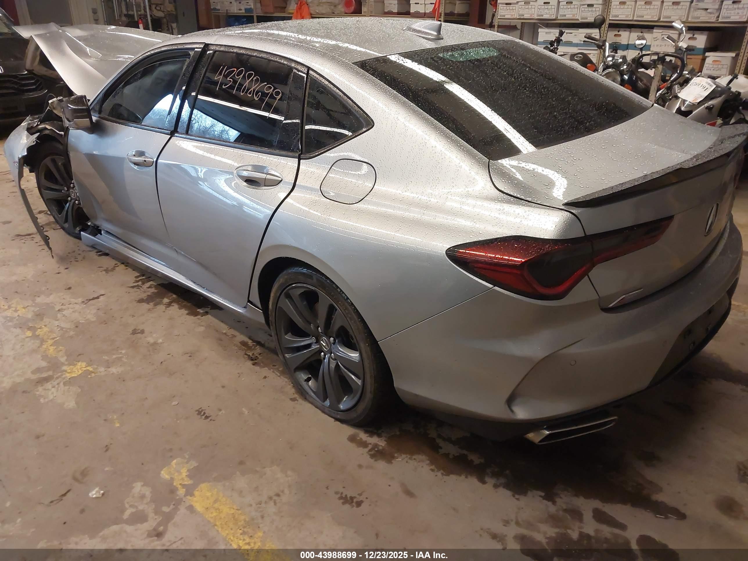 ACURA TLX image 3