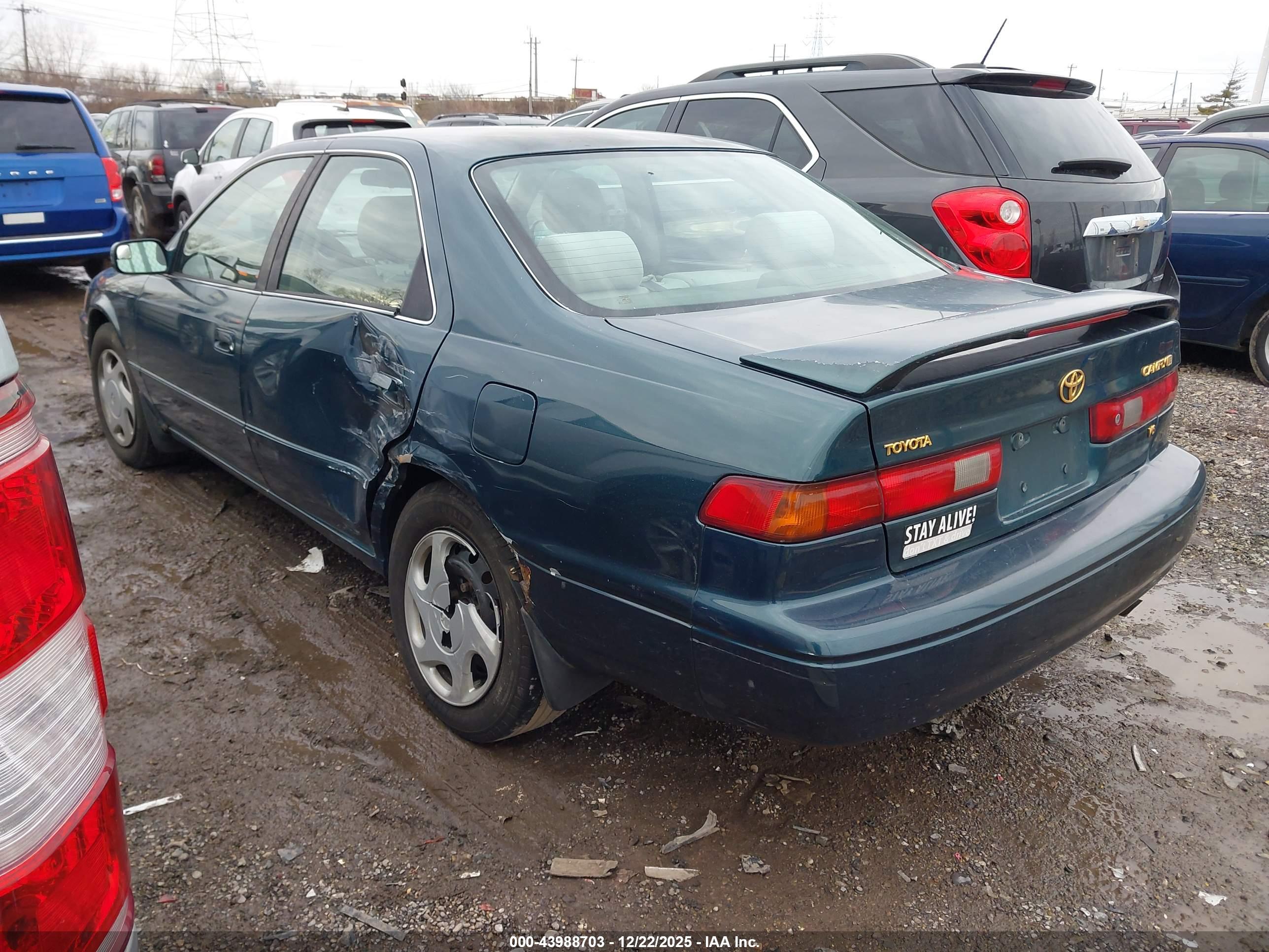 TOYOTA CAMRY image 3