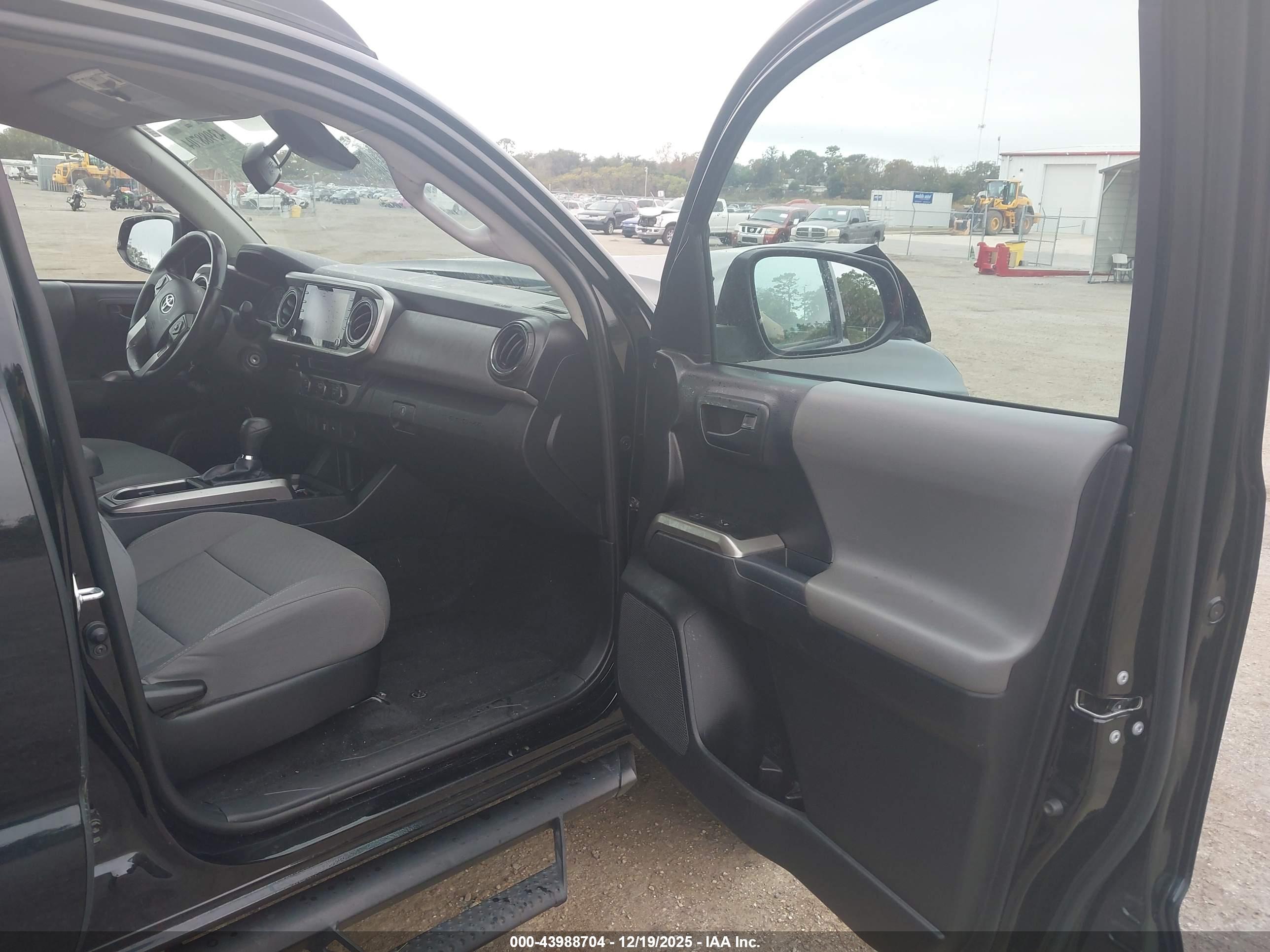 TOYOTA TACOMA image 5