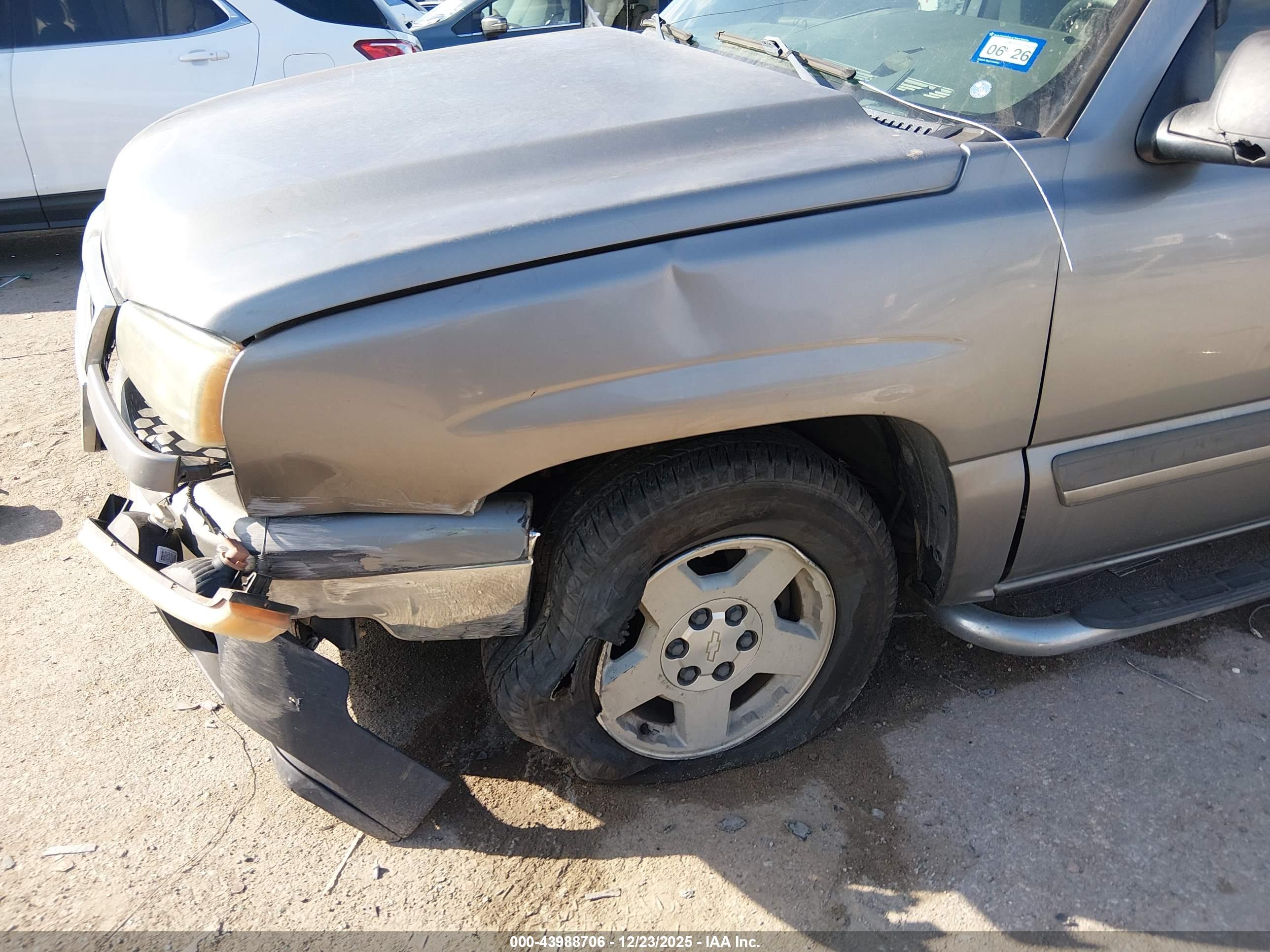 CHEVROLET SILVERADO image 6