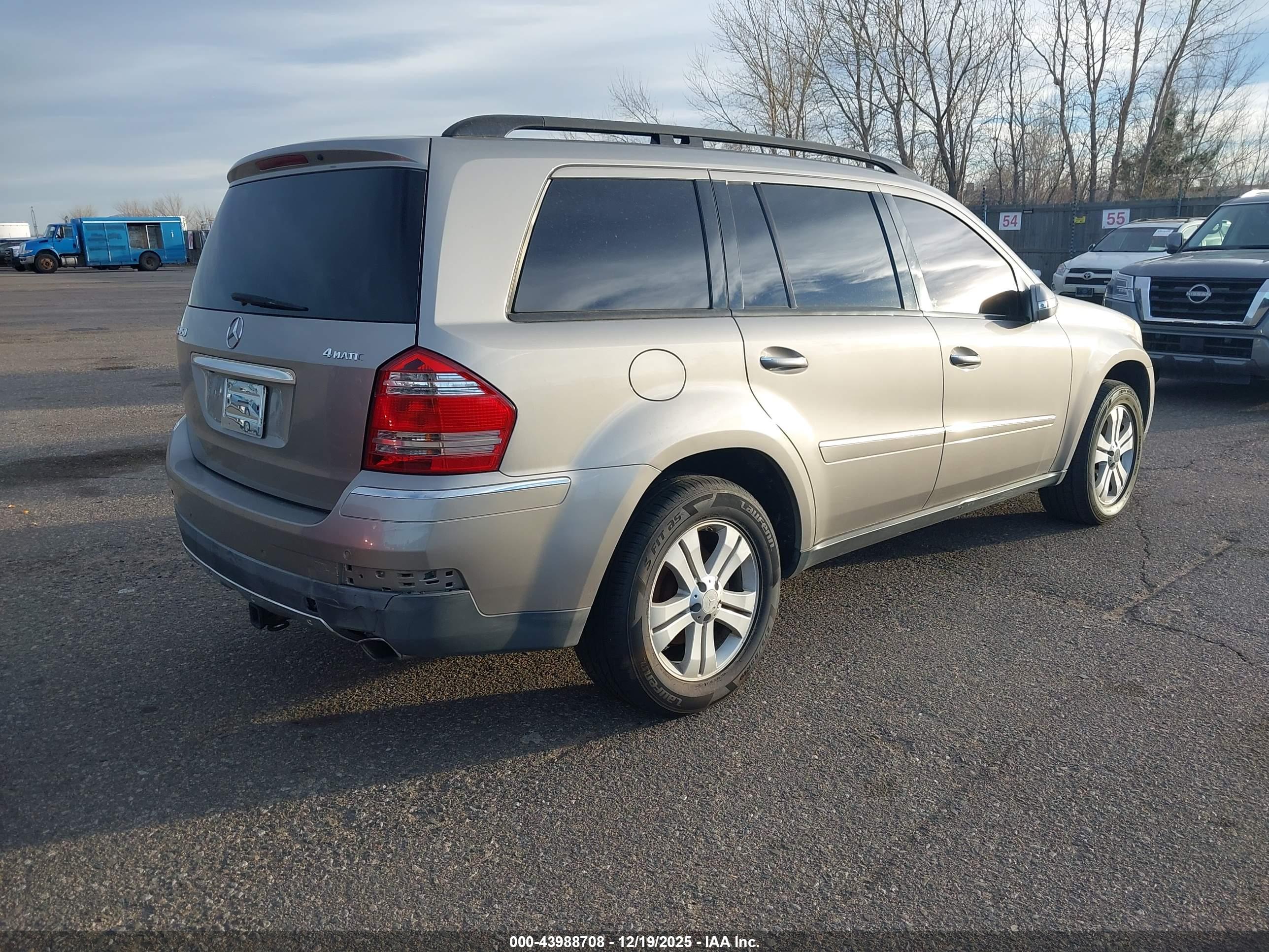 MERCEDES-BENZ GL image 4