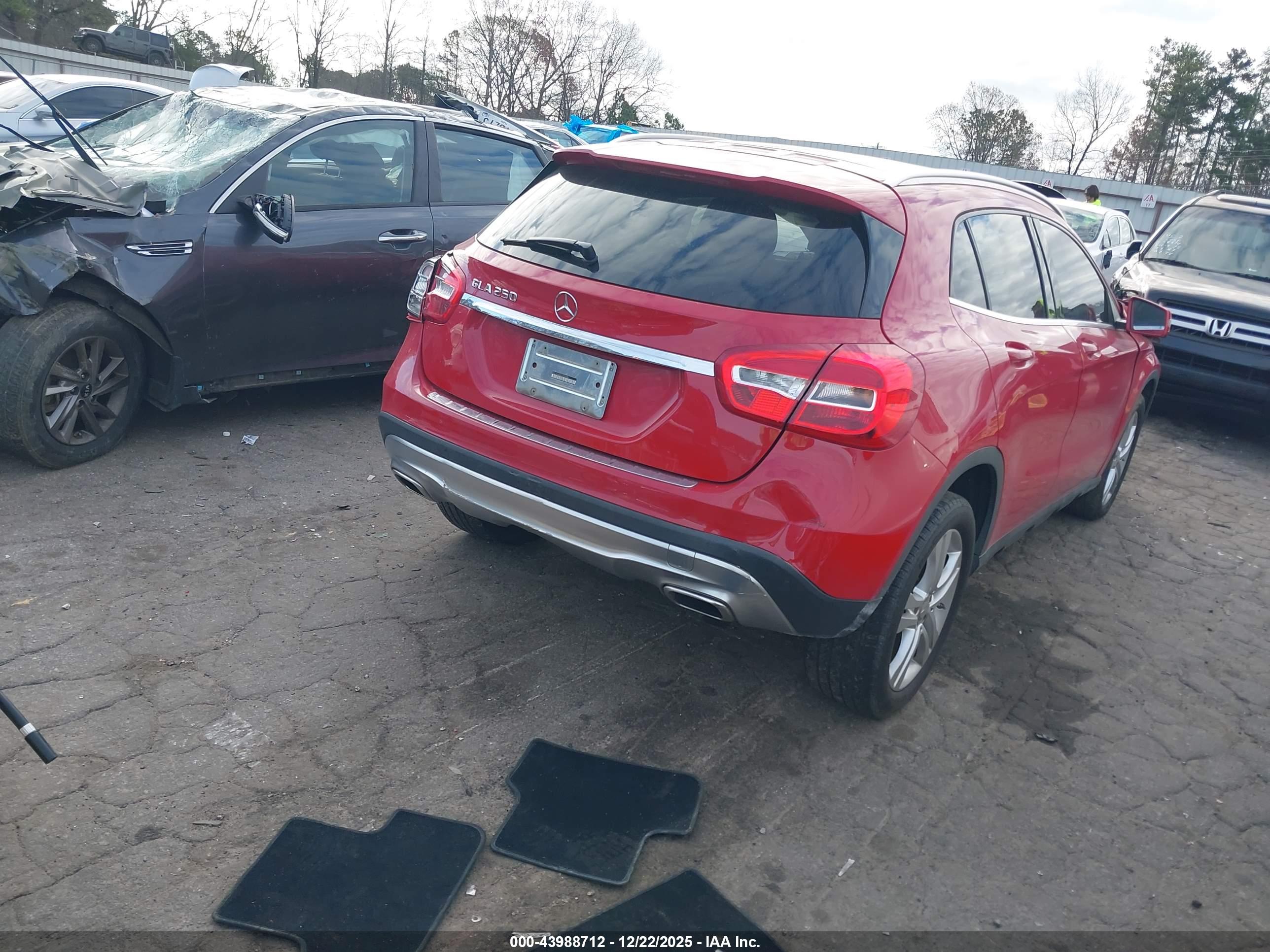 MERCEDES-BENZ GLA image 4
