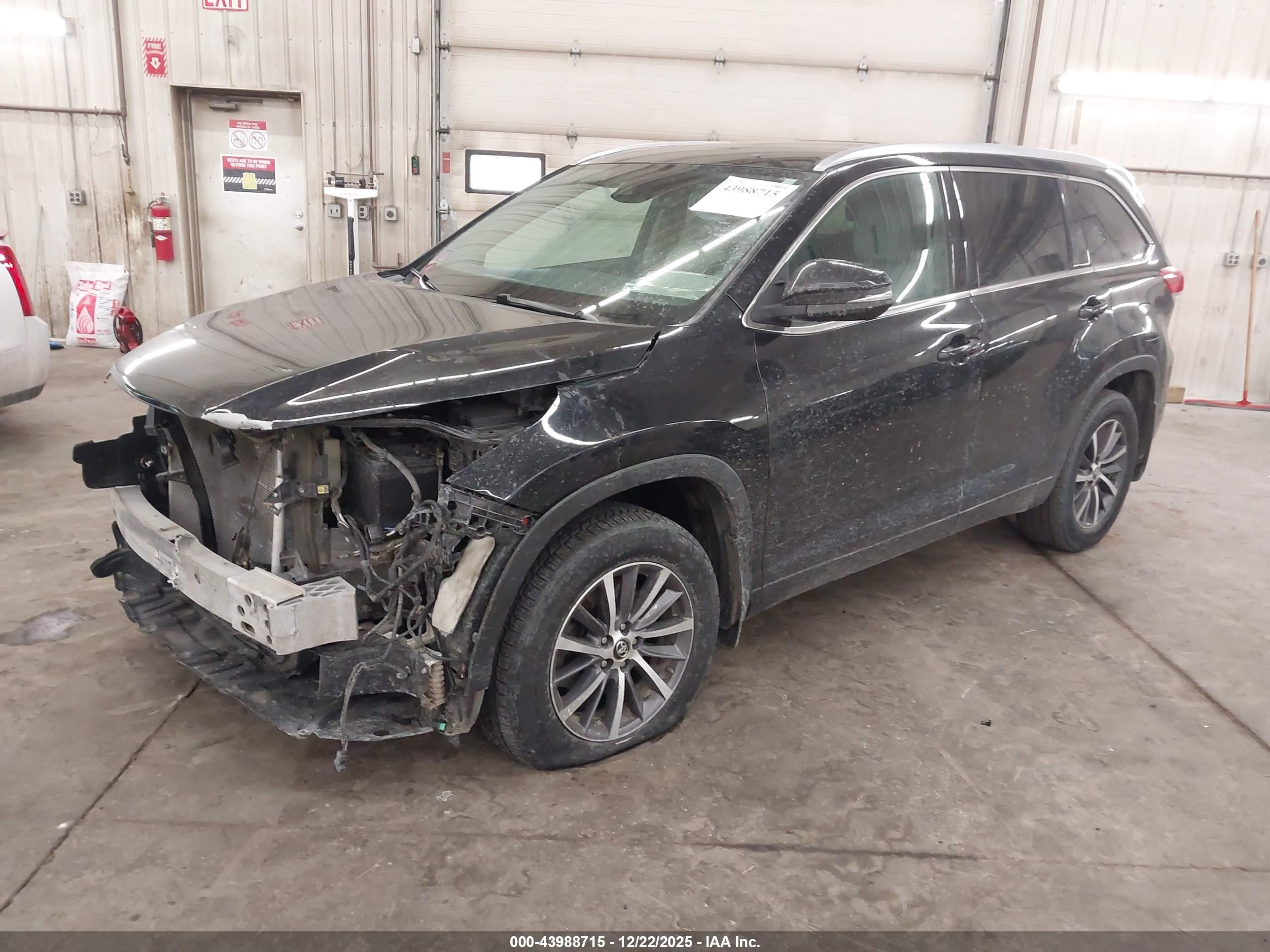TOYOTA HIGHLANDER image 2