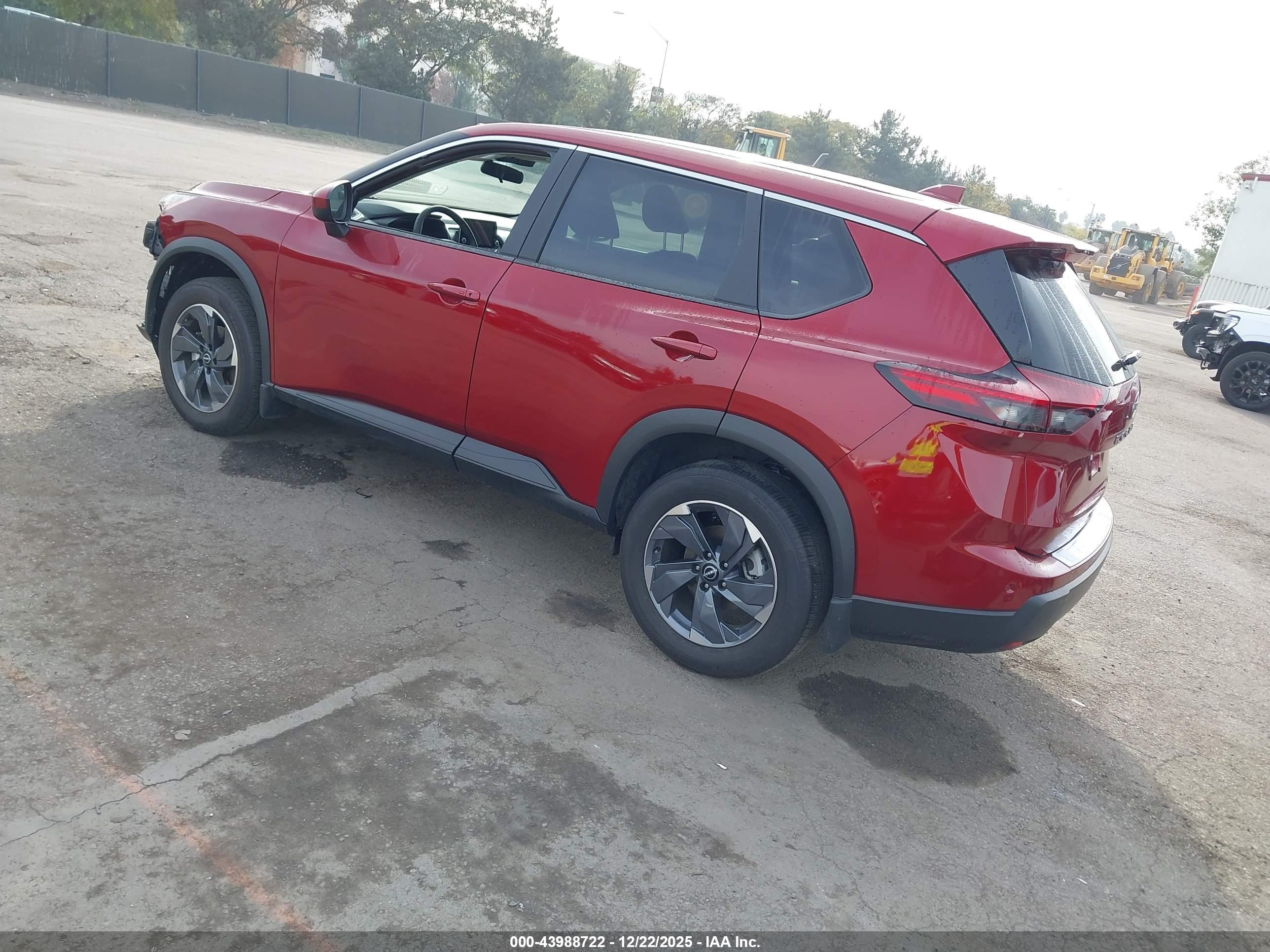 NISSAN ROGUE image 3