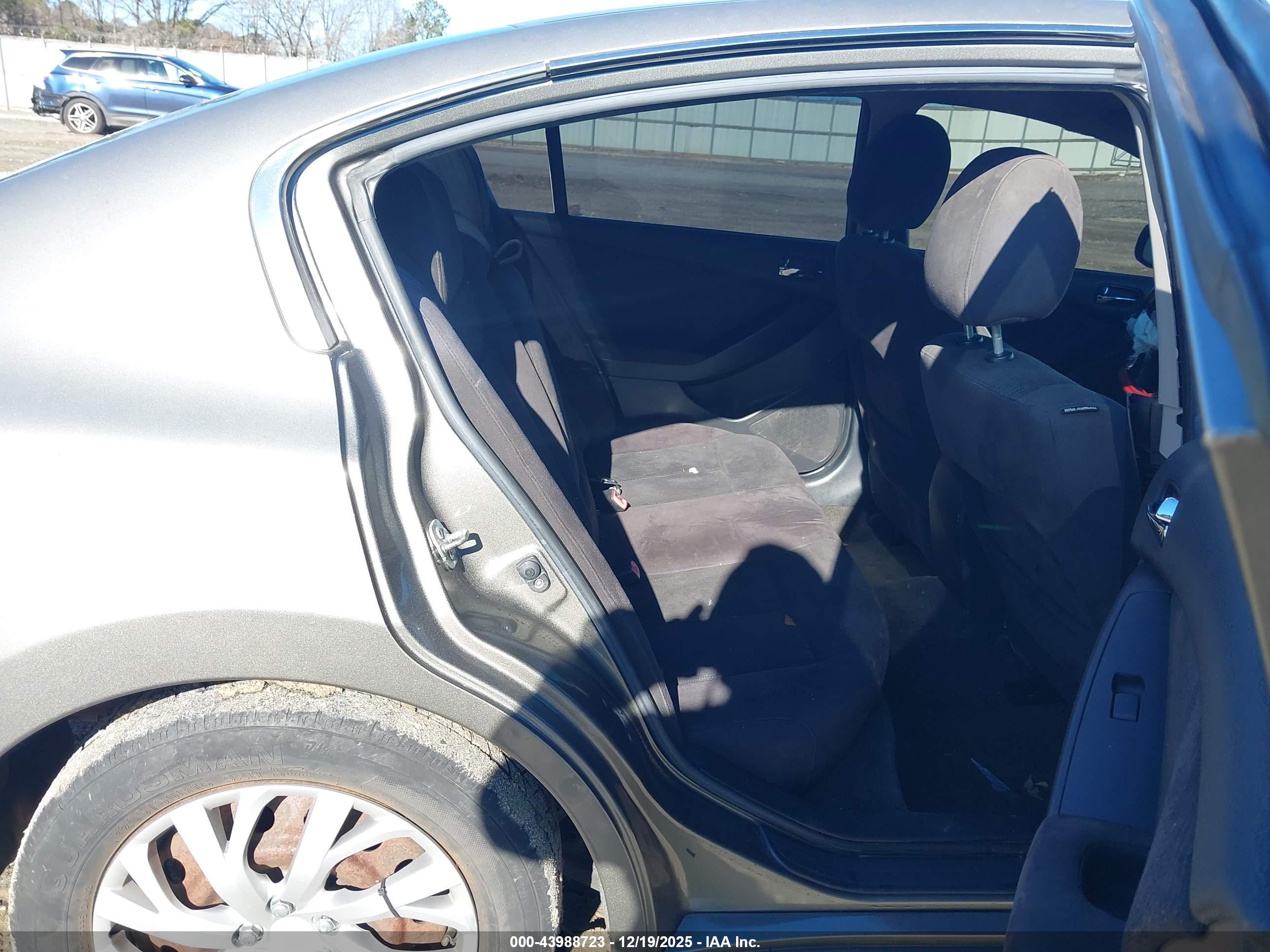 NISSAN ALTIMA image 8