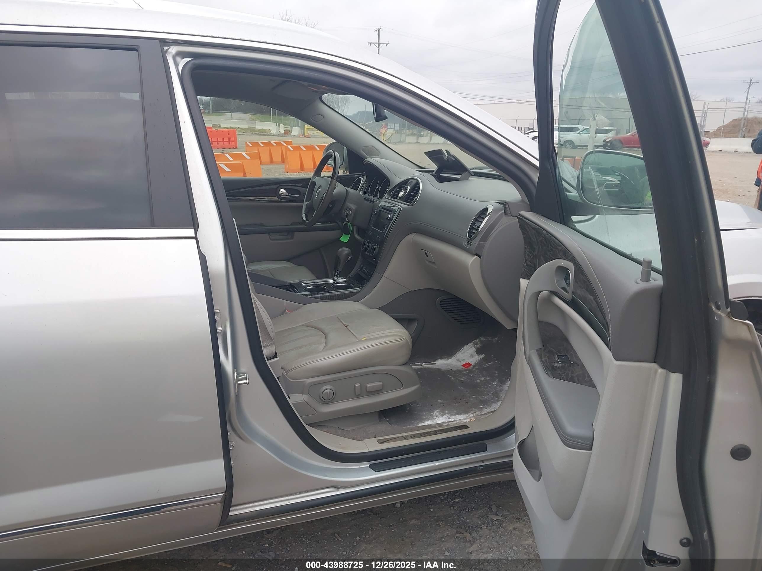 BUICK ENCLAVE image 5