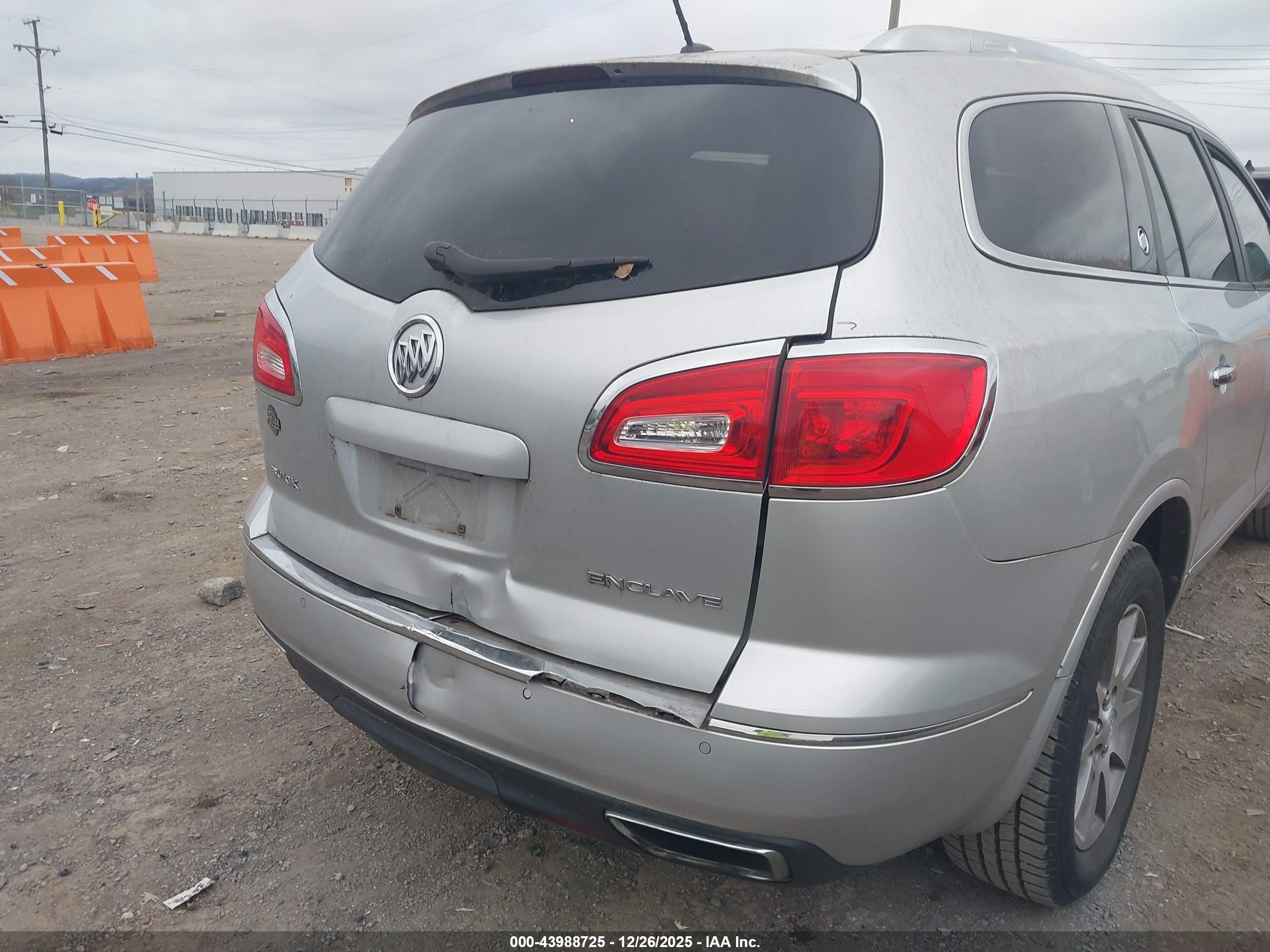 BUICK ENCLAVE image 6
