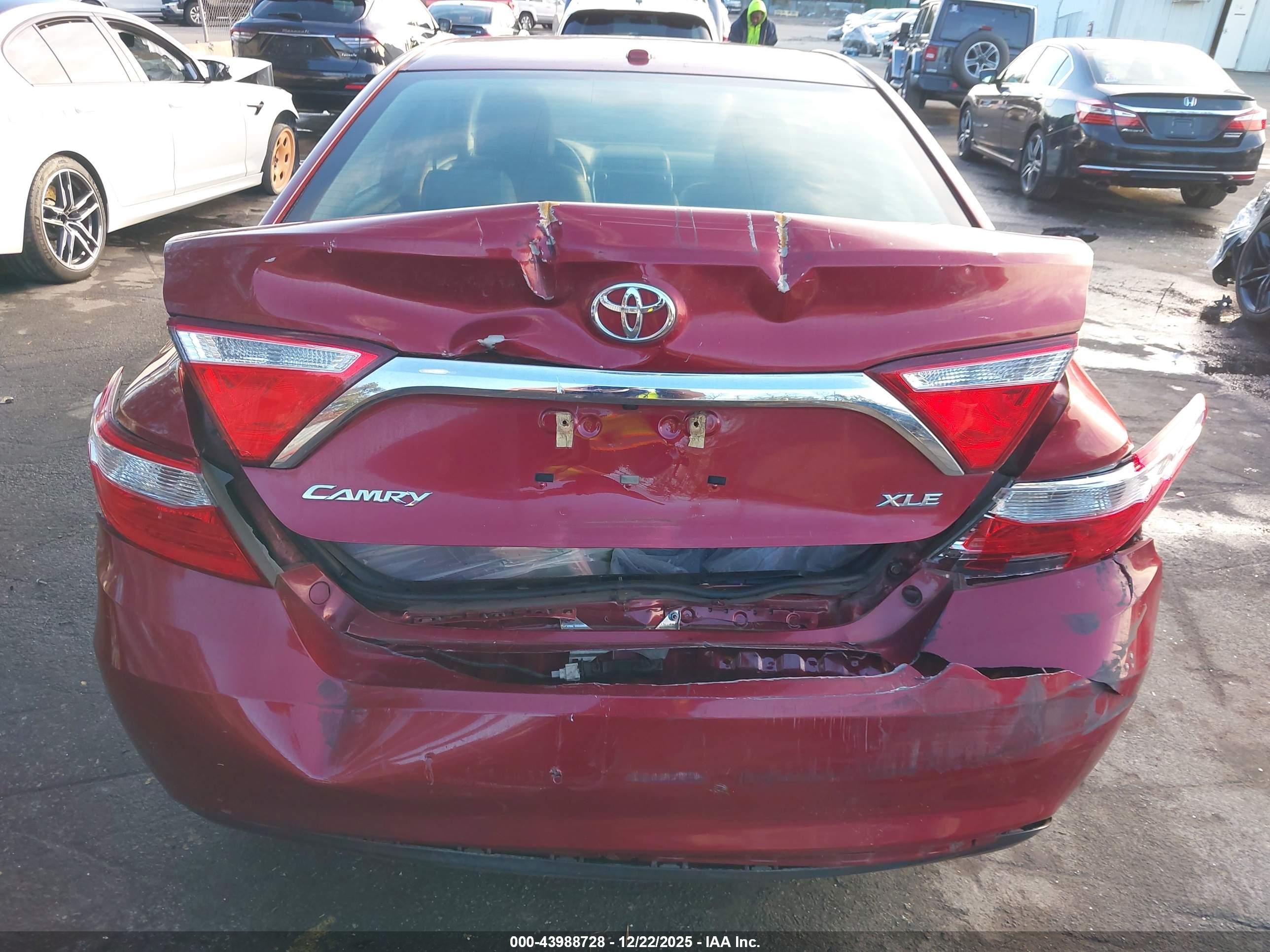 TOYOTA CAMRY image 6