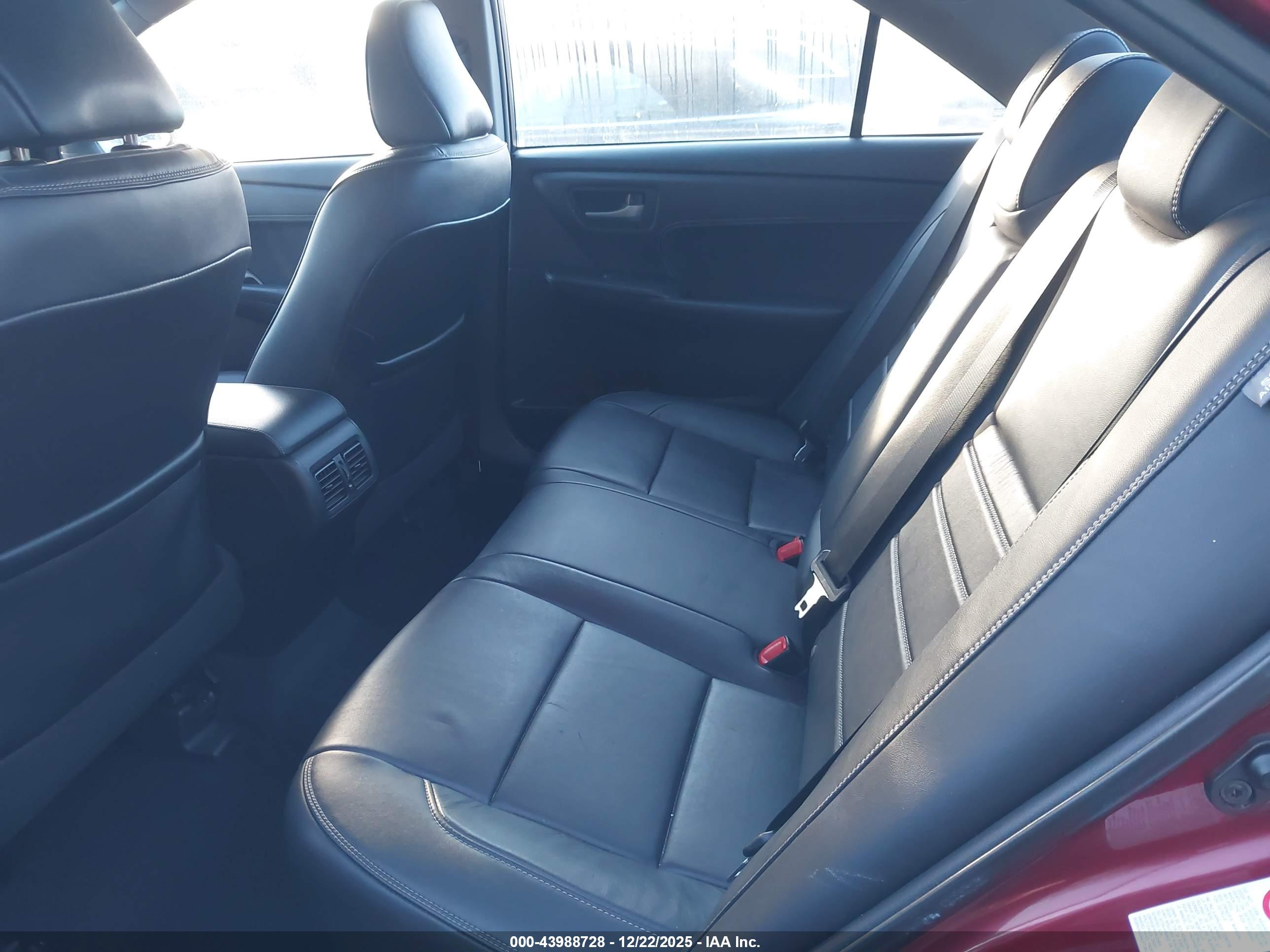 TOYOTA CAMRY image 8