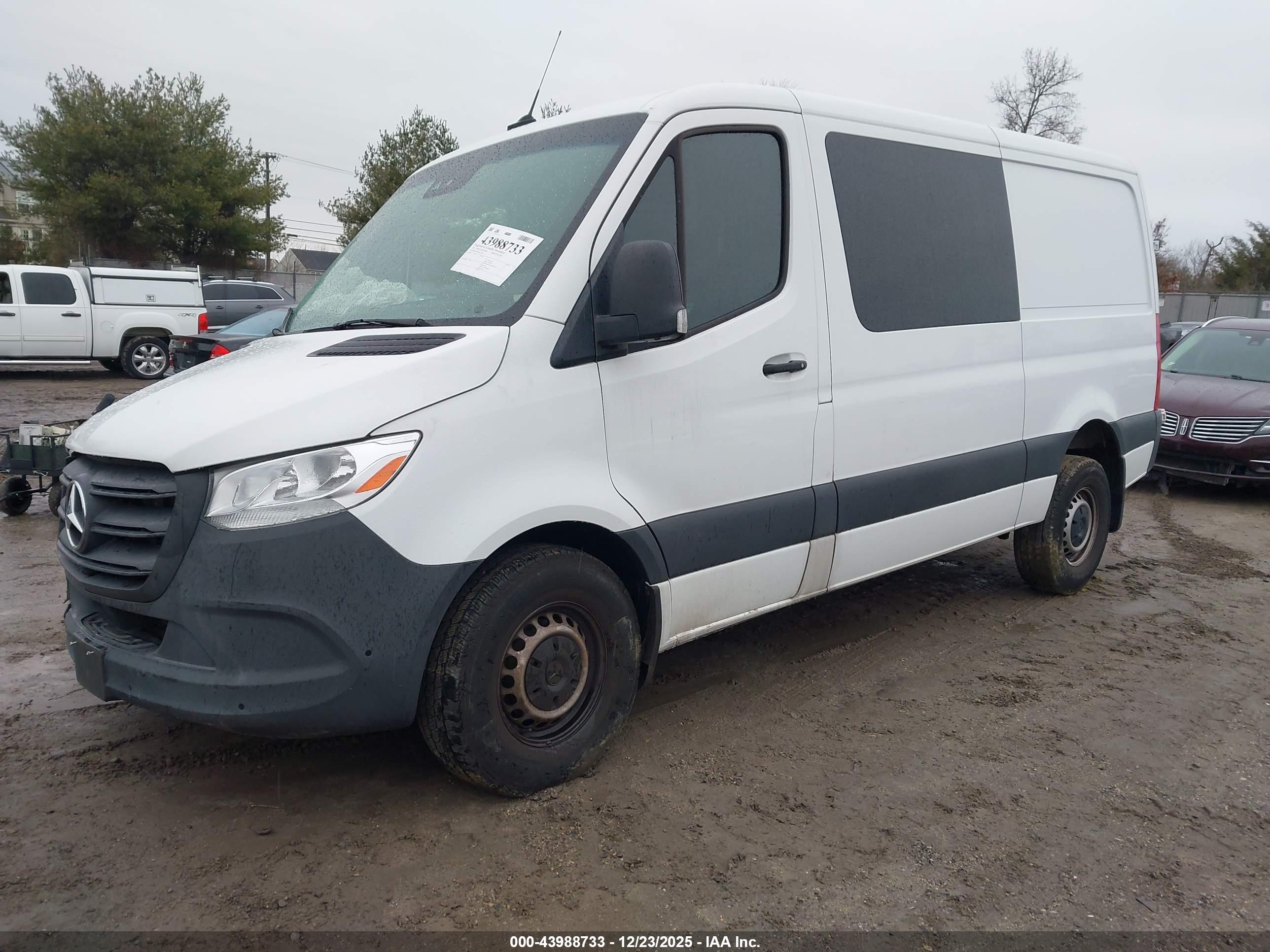 MERCEDES-BENZ SPRINTER image 2