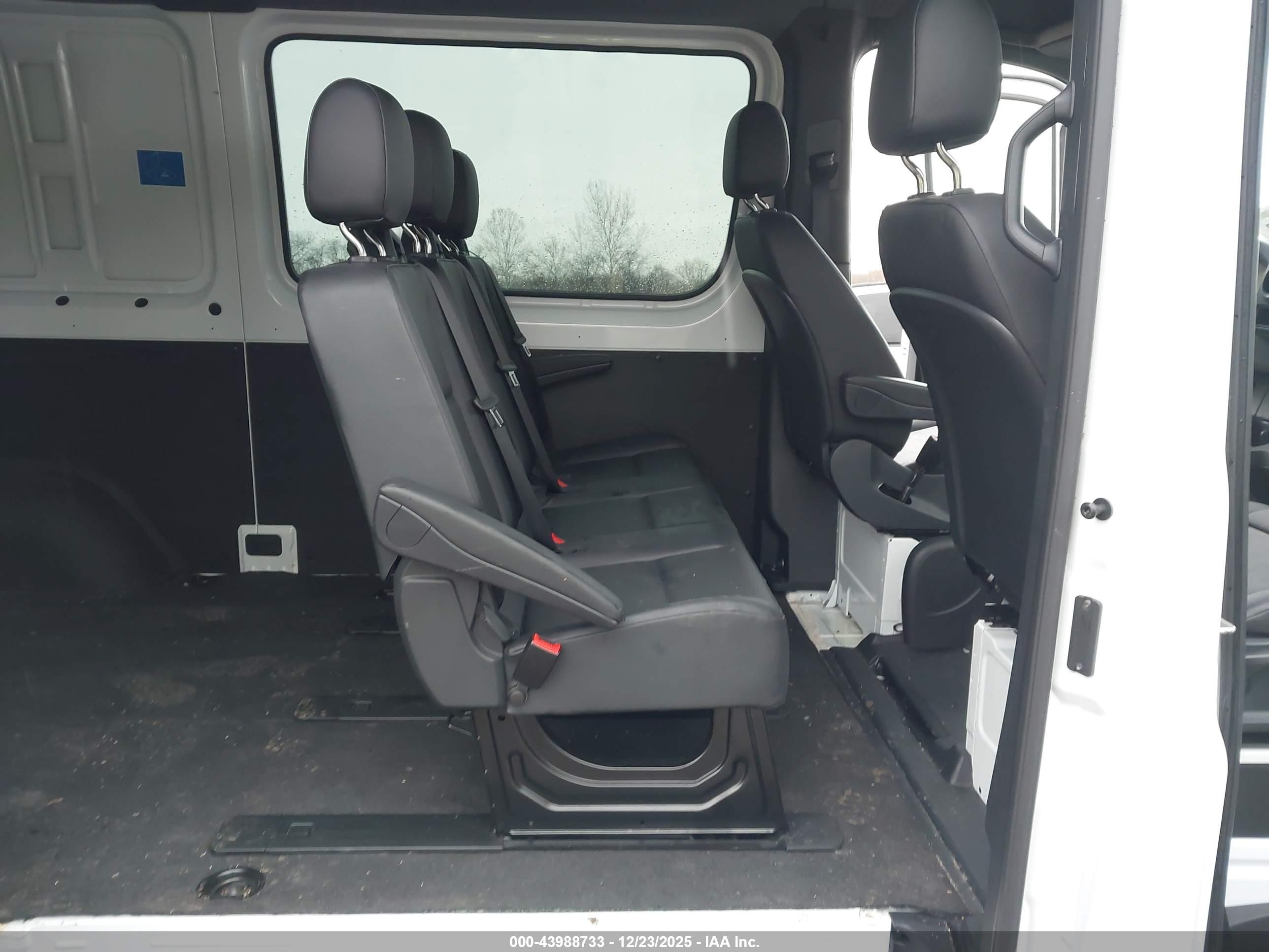 MERCEDES-BENZ SPRINTER image 8