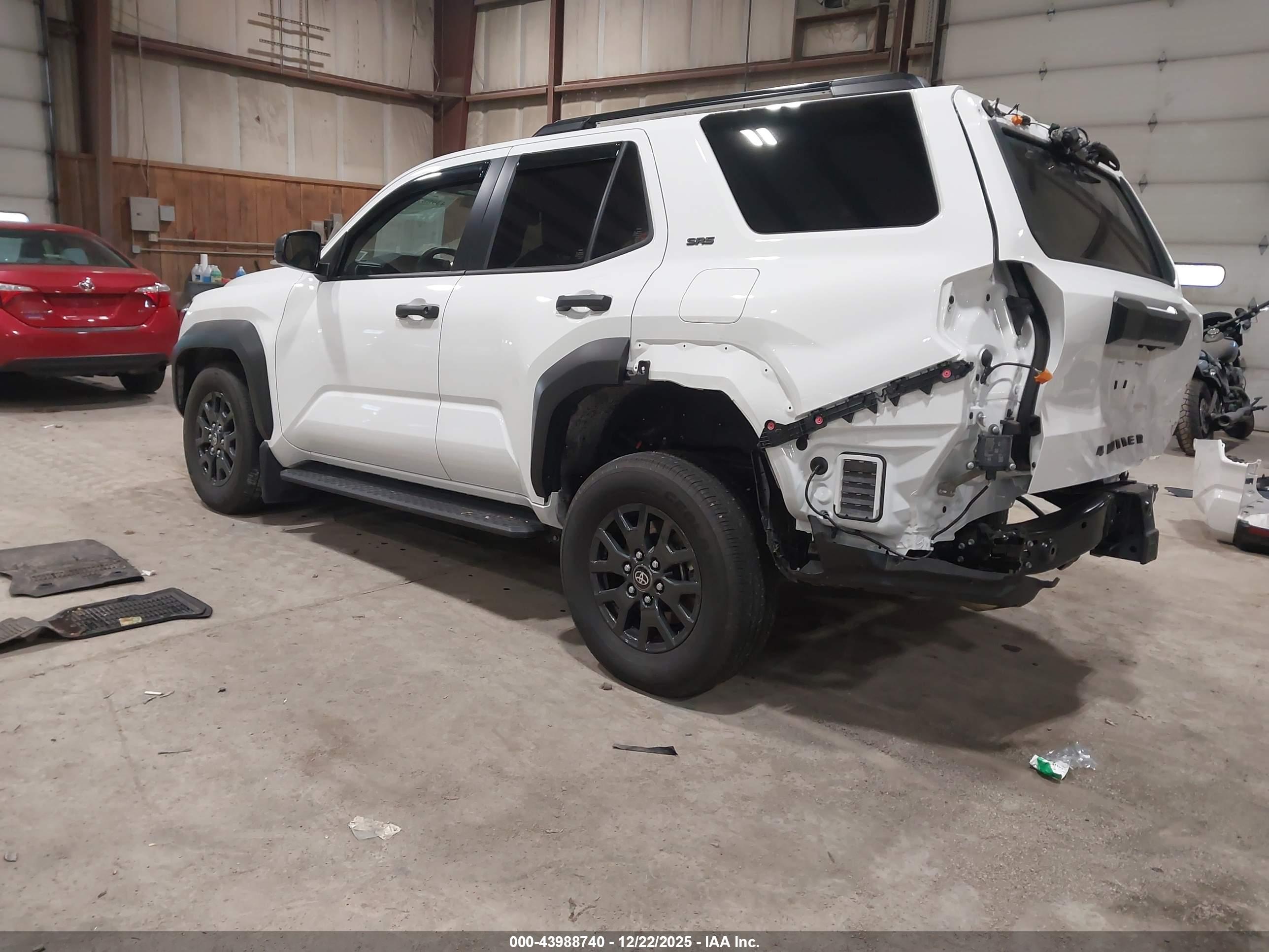 TOYOTA 4RUNNER image 3