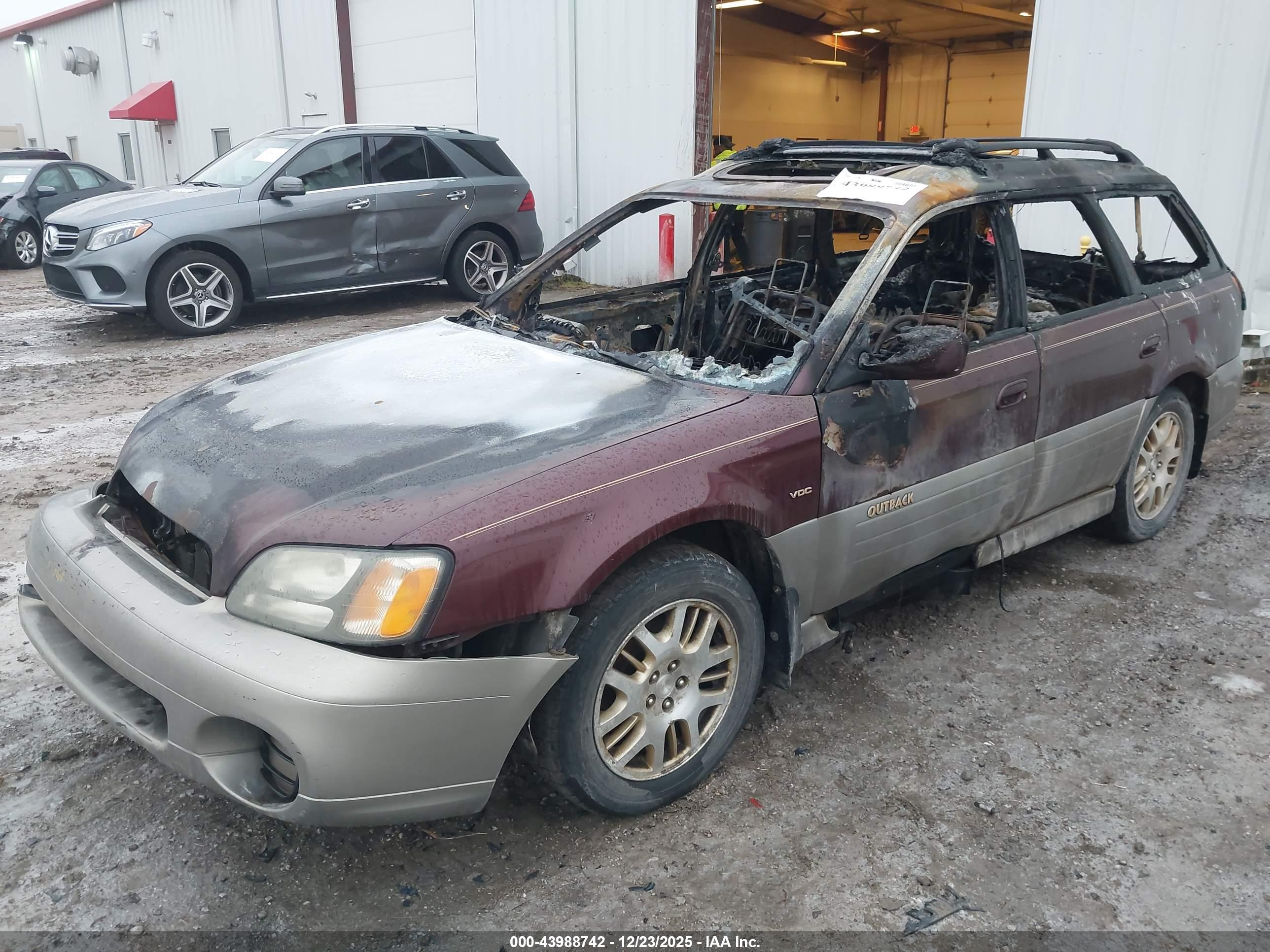 SUBARU OUTBACK image 2