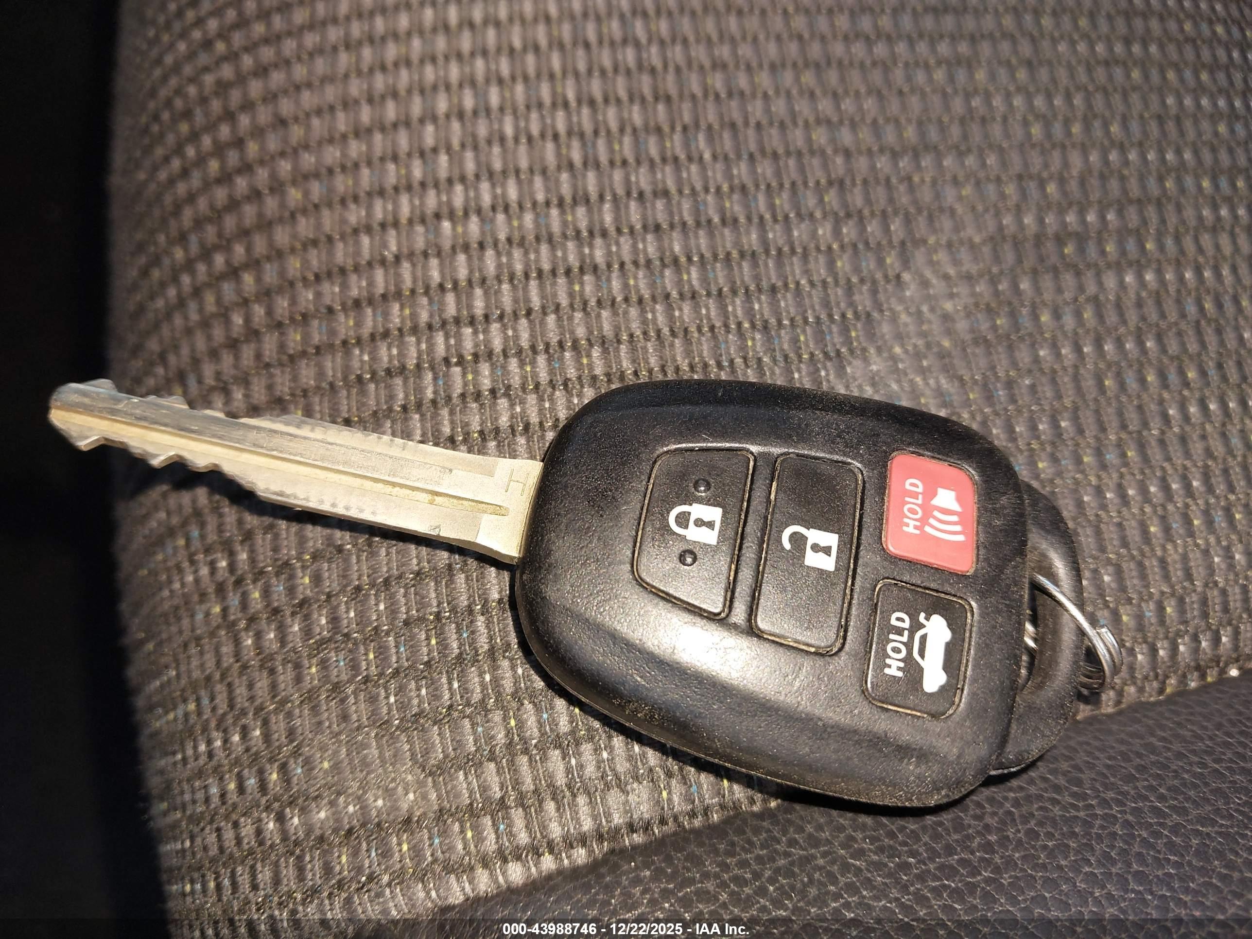 TOYOTA COROLLA image 11