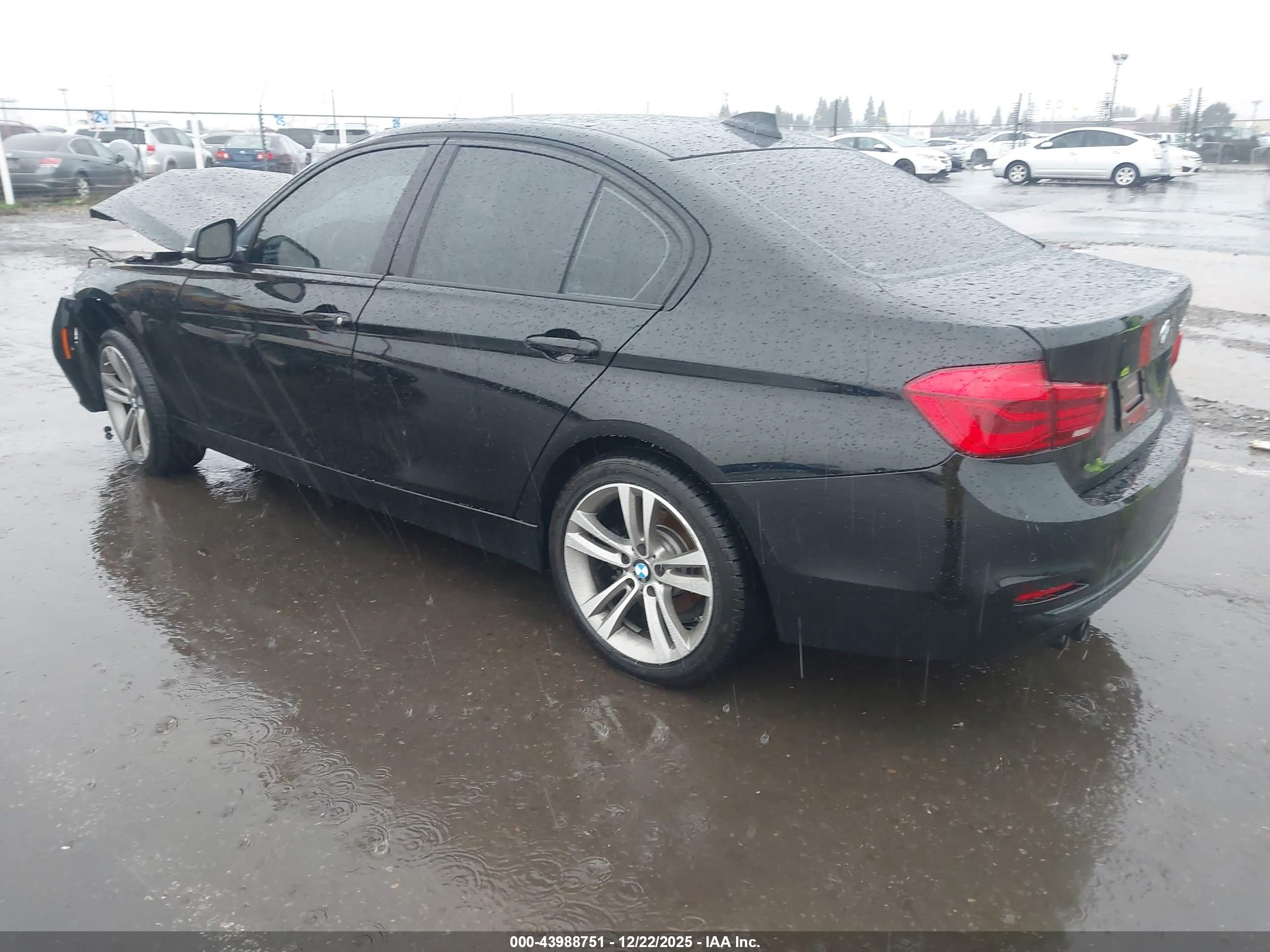 BMW 328I image 3