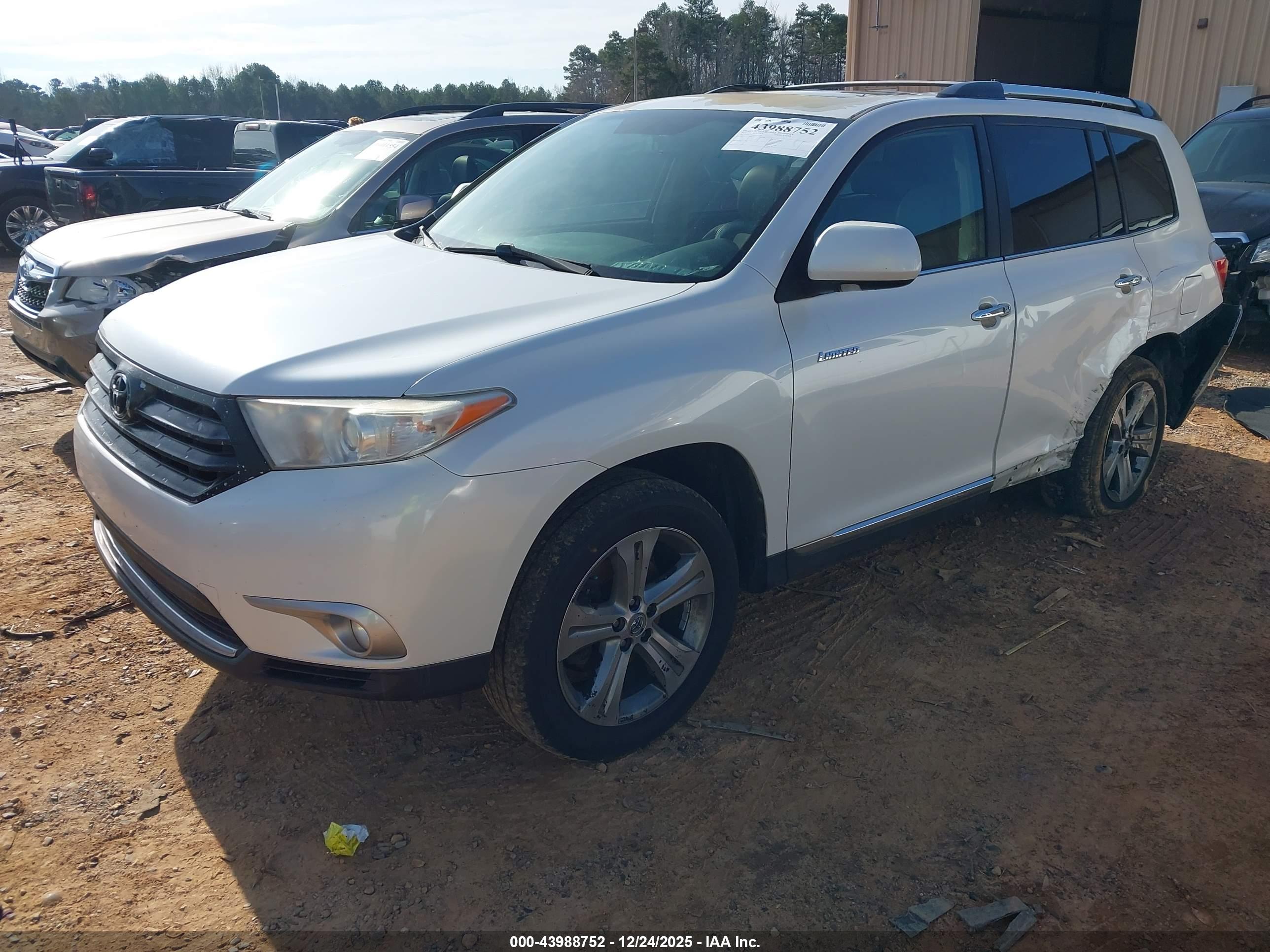 TOYOTA HIGHLANDER image 2
