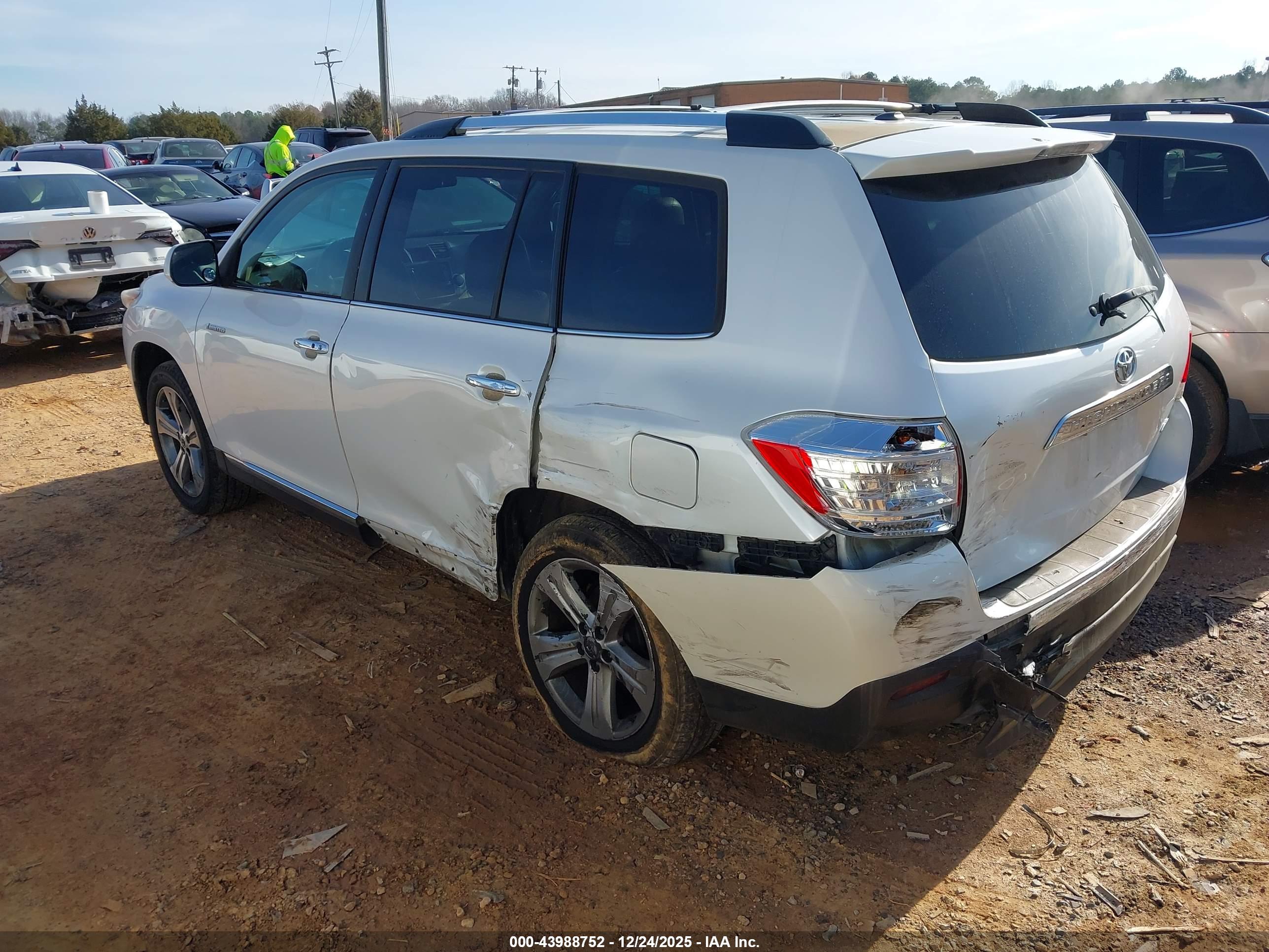 TOYOTA HIGHLANDER image 3