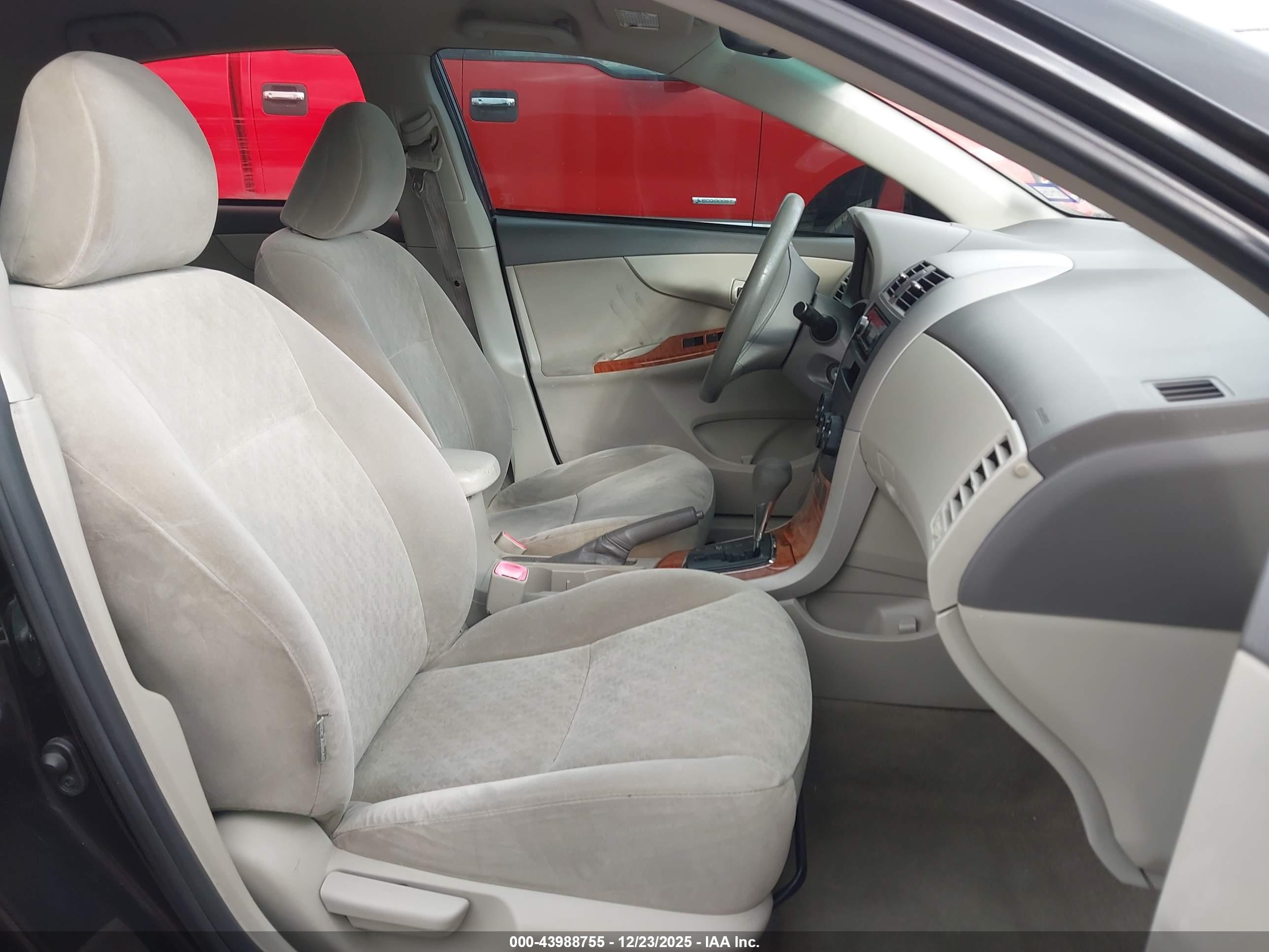 TOYOTA COROLLA image 5