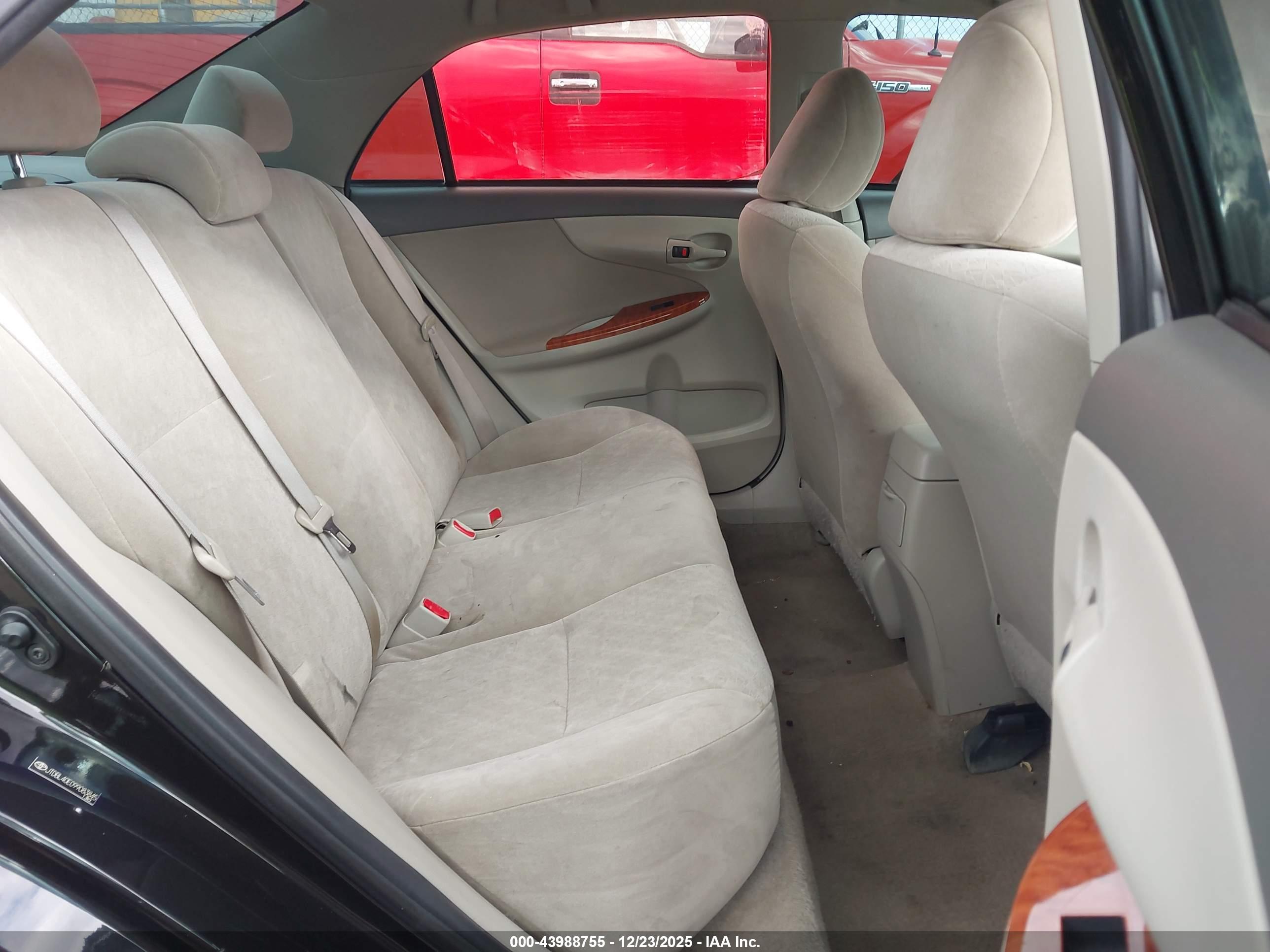 TOYOTA COROLLA image 8