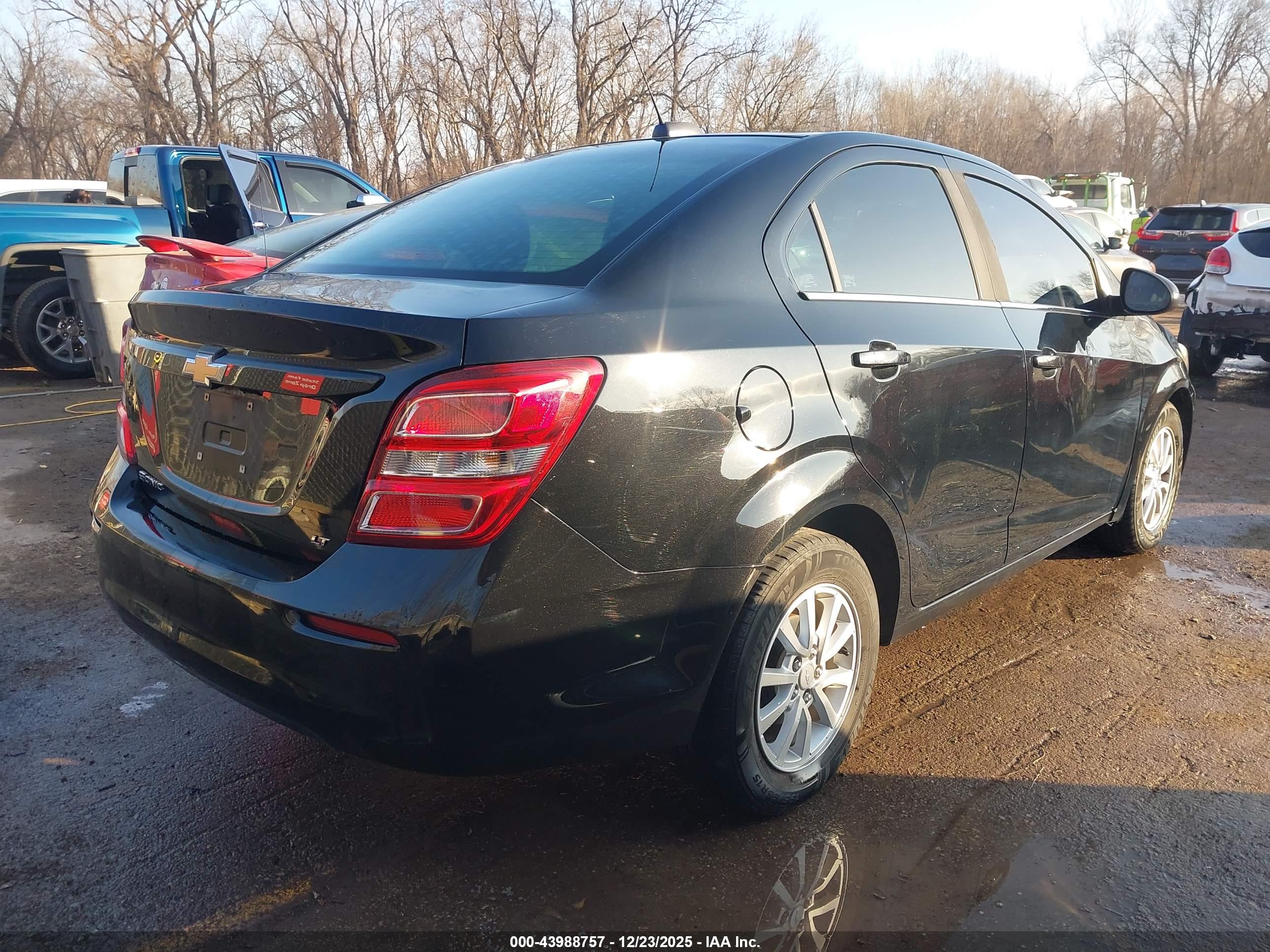 CHEVROLET SONIC image 4