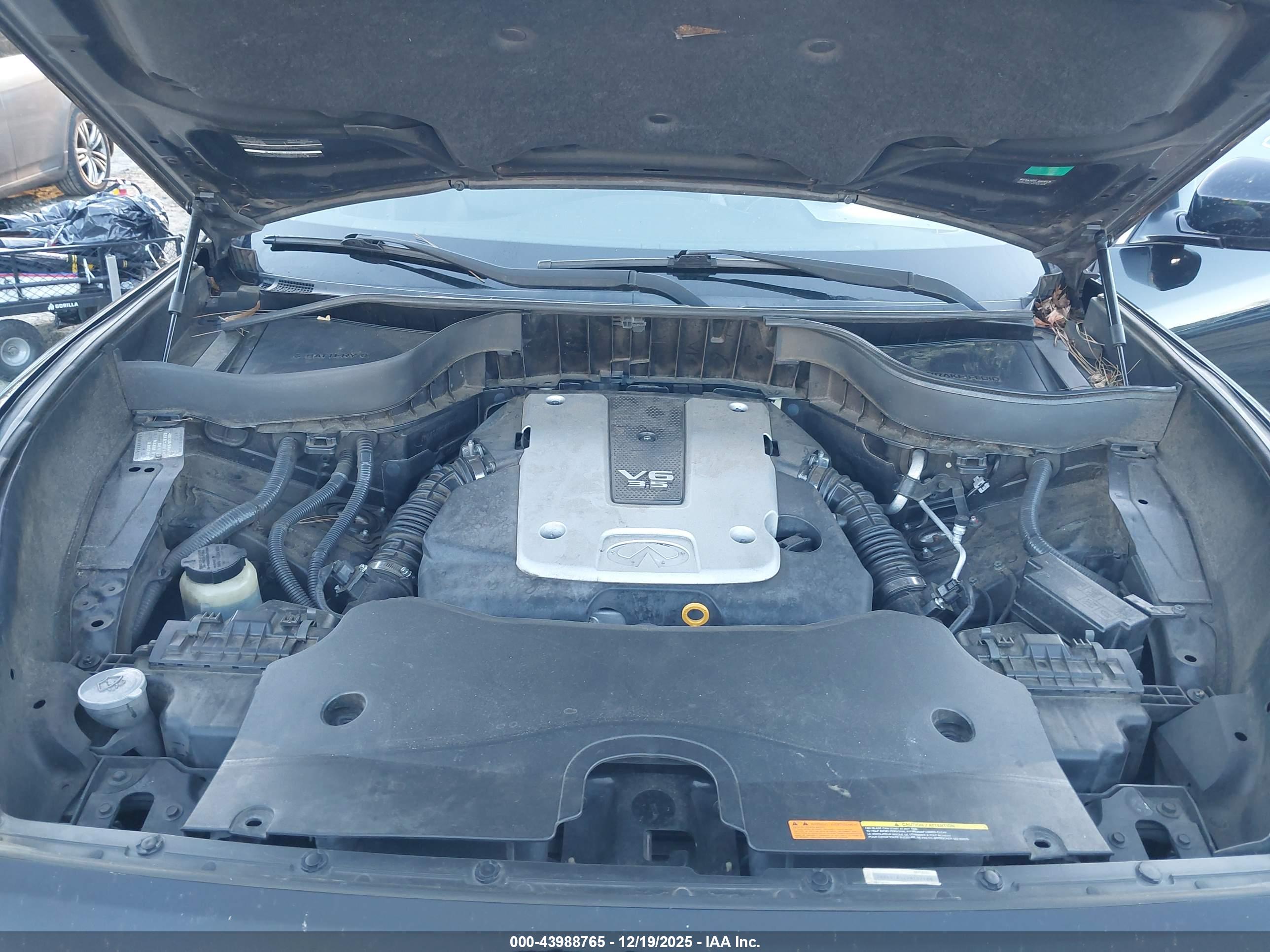 INFINITI FX35 image 10