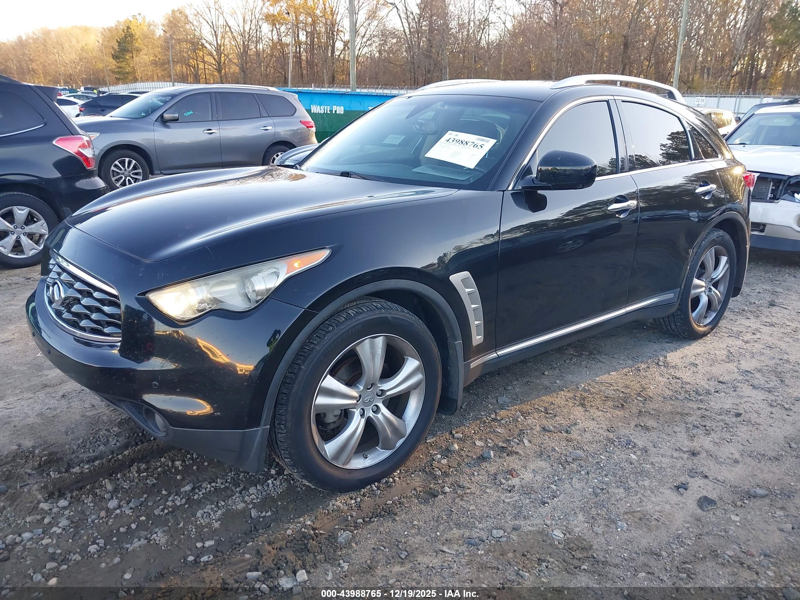 INFINITI FX35 image 2