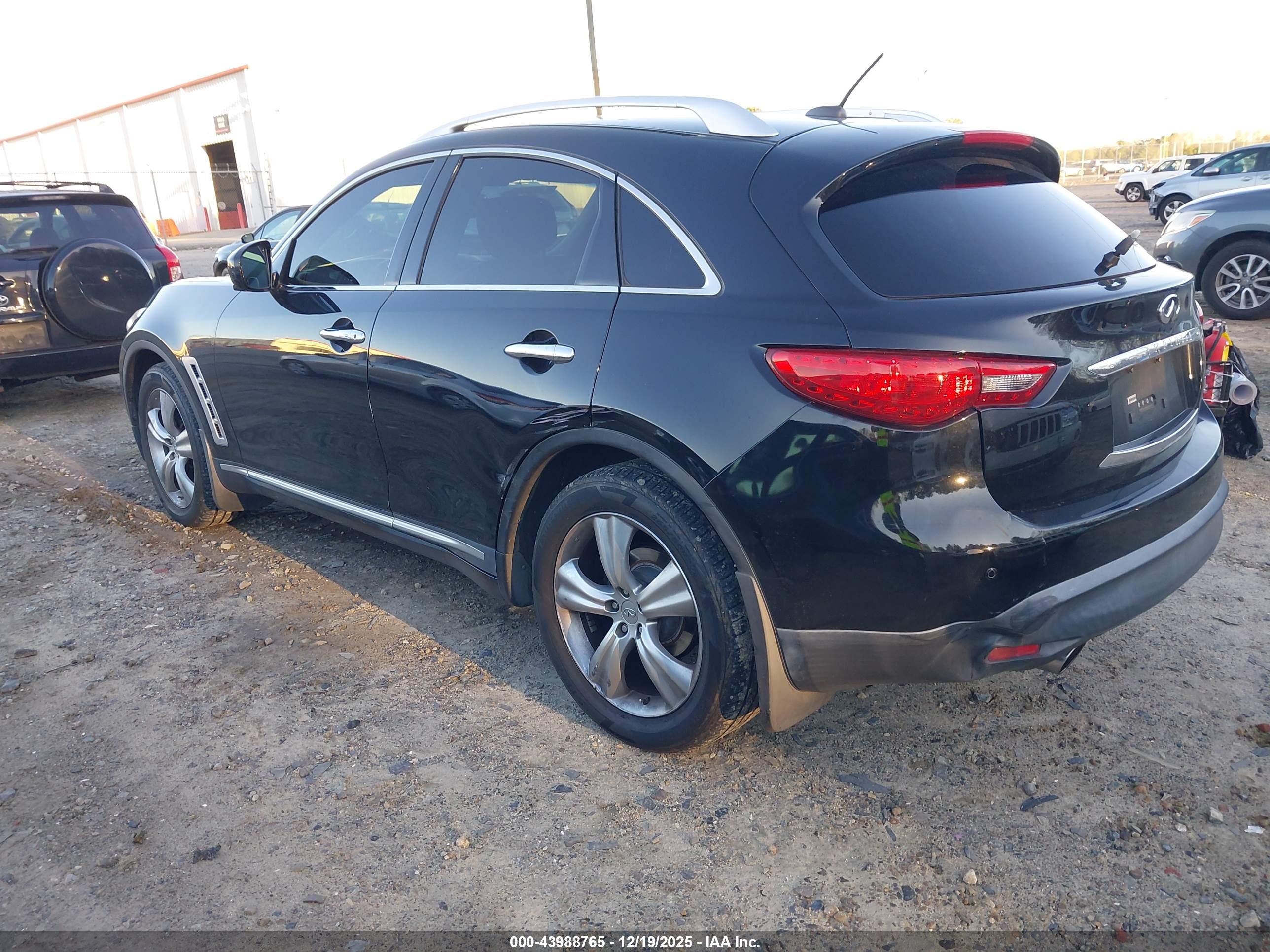 INFINITI FX35 image 3