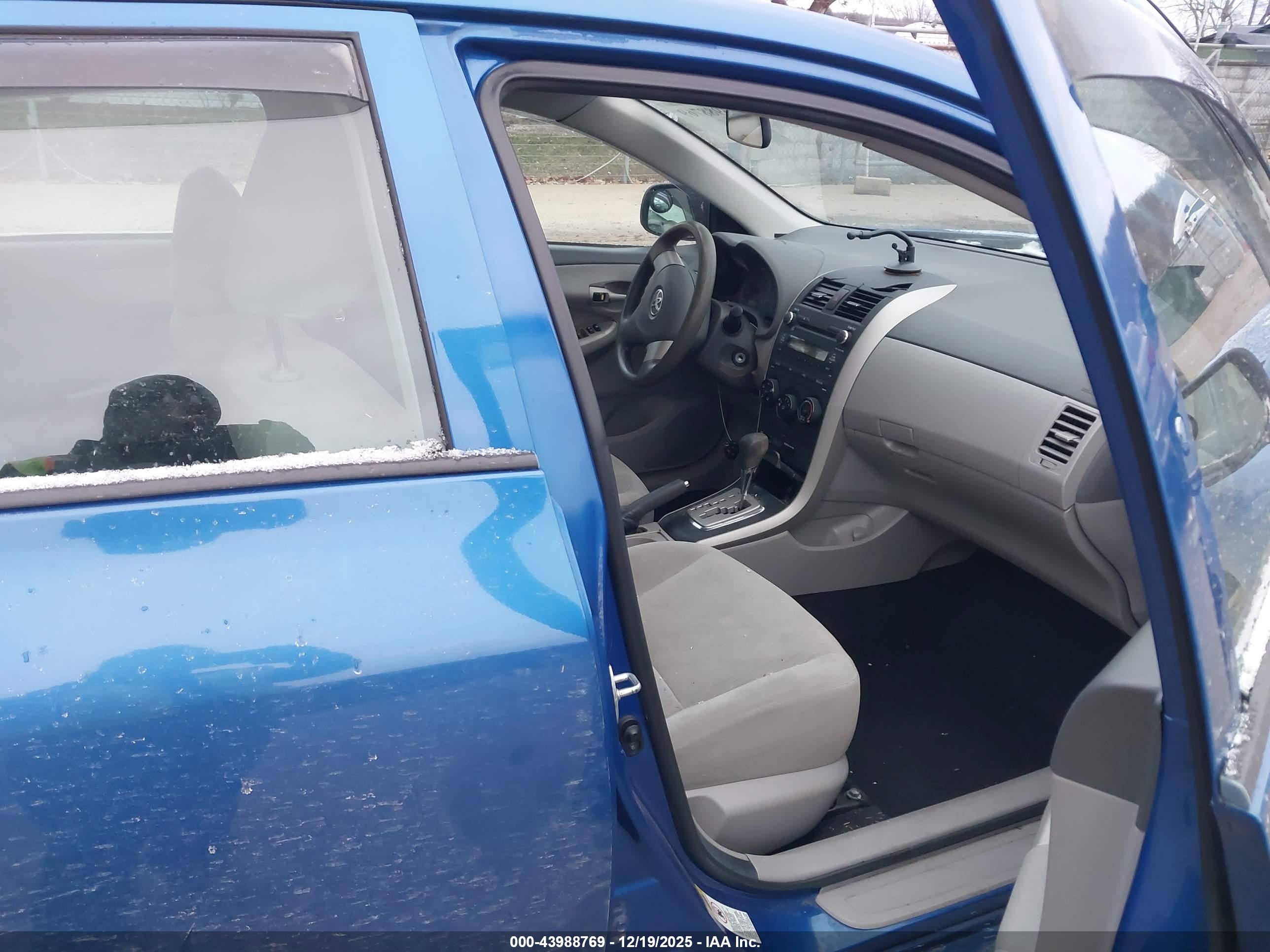 TOYOTA COROLLA image 5