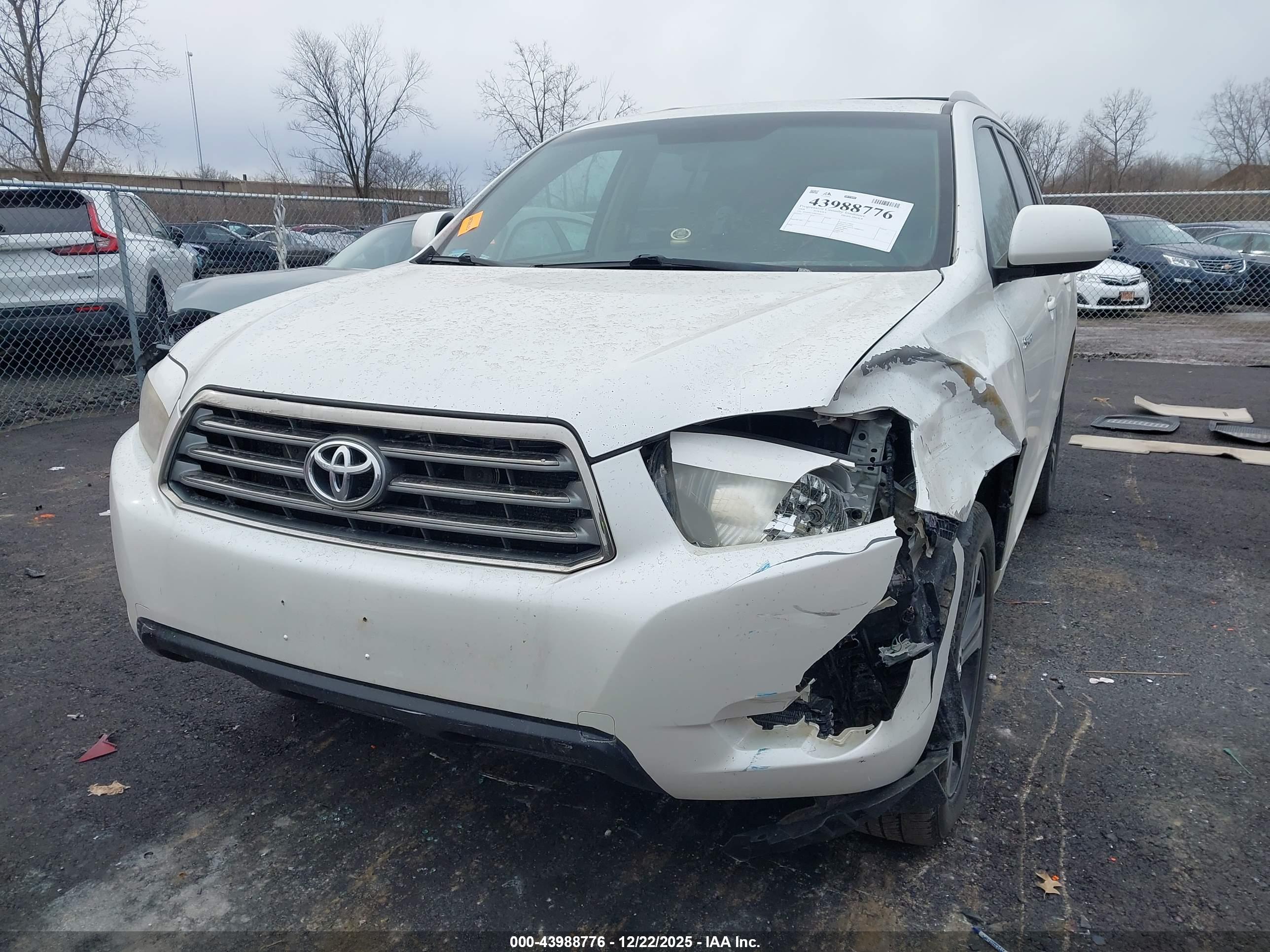 TOYOTA HIGHLANDER image 2