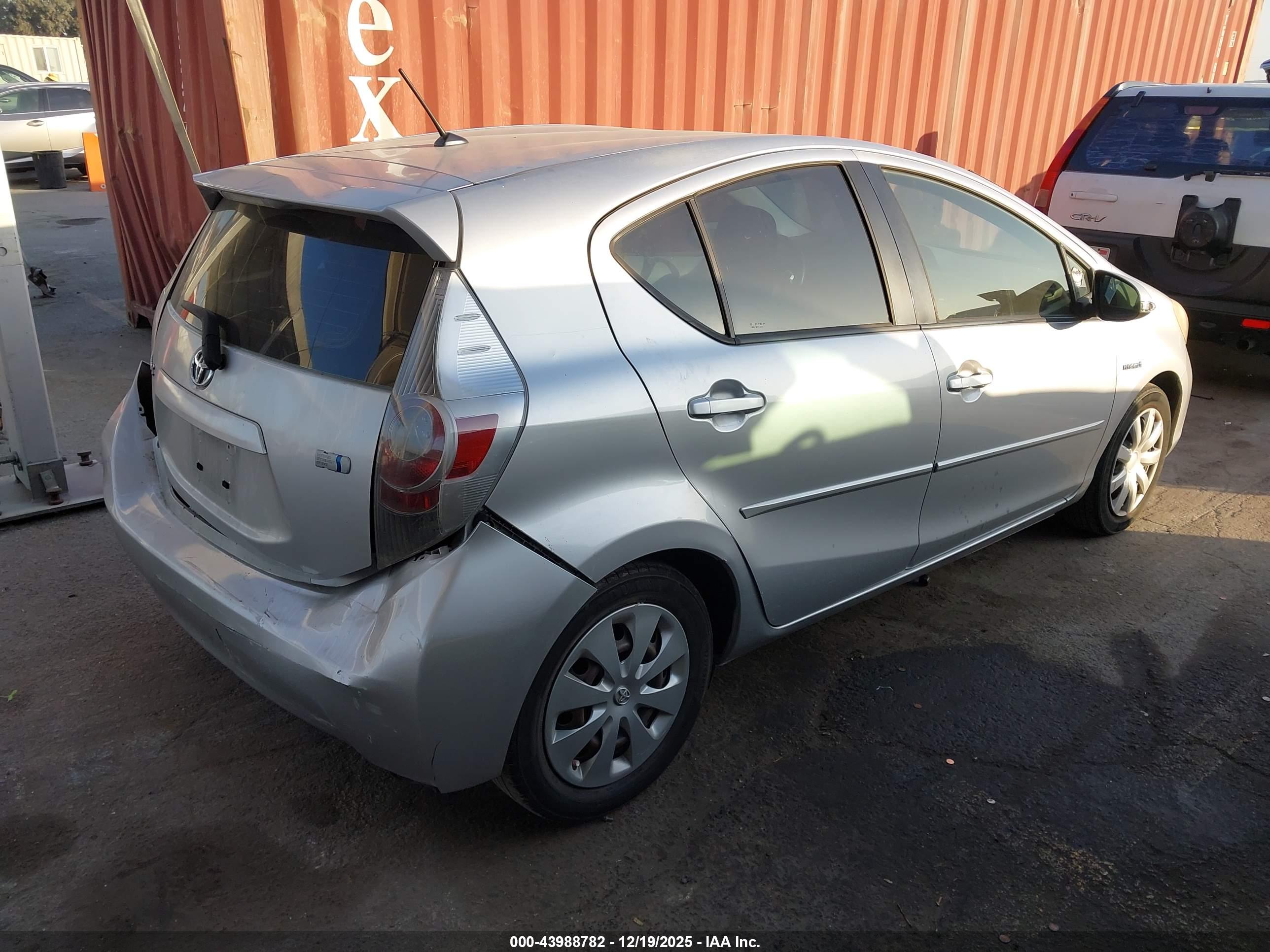 TOYOTA PRIUS image 4