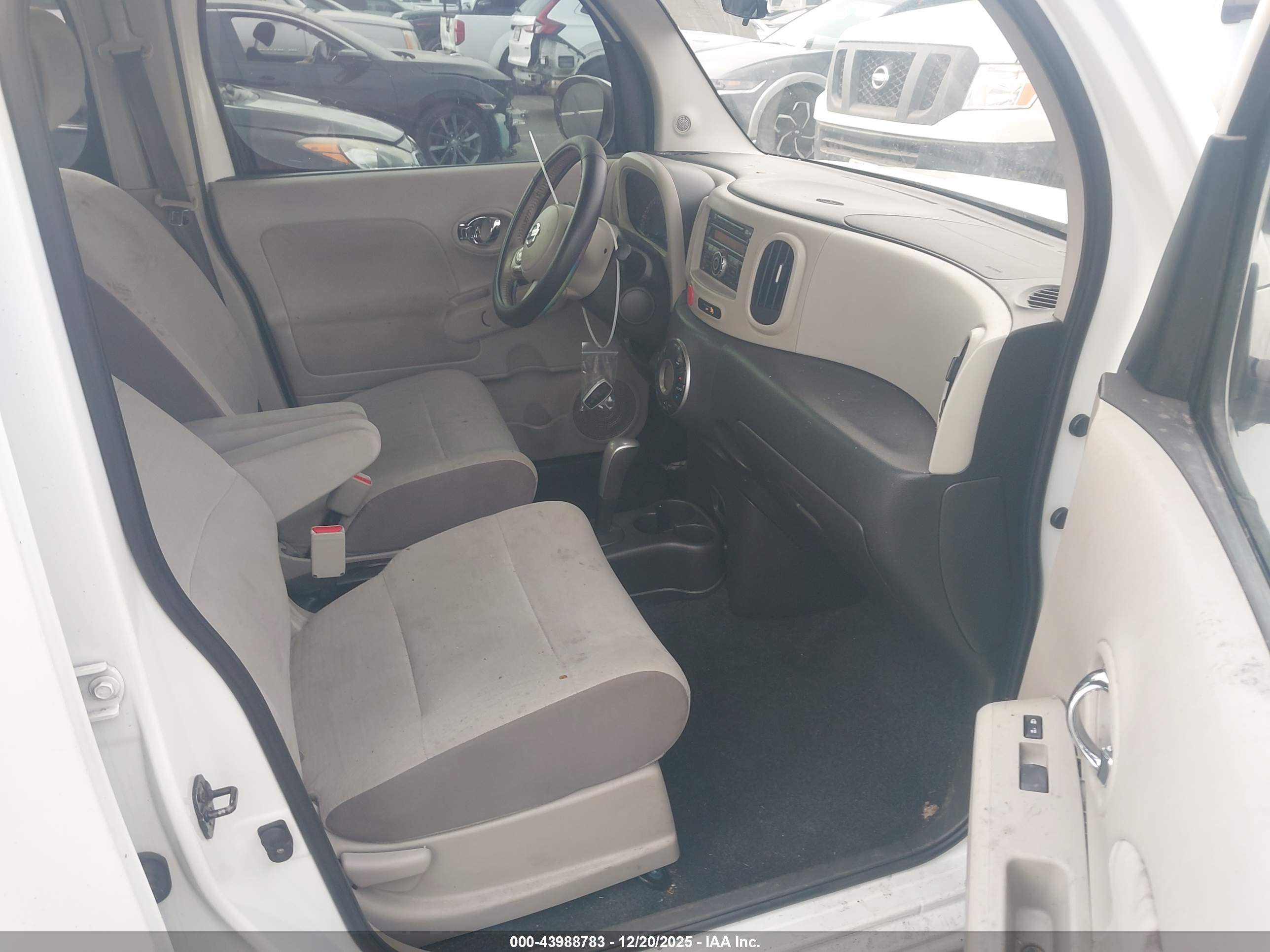 NISSAN CUBE image 5