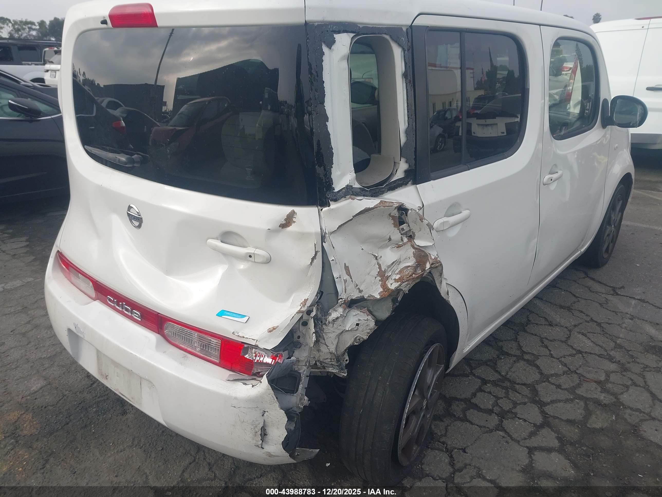 NISSAN CUBE image 6