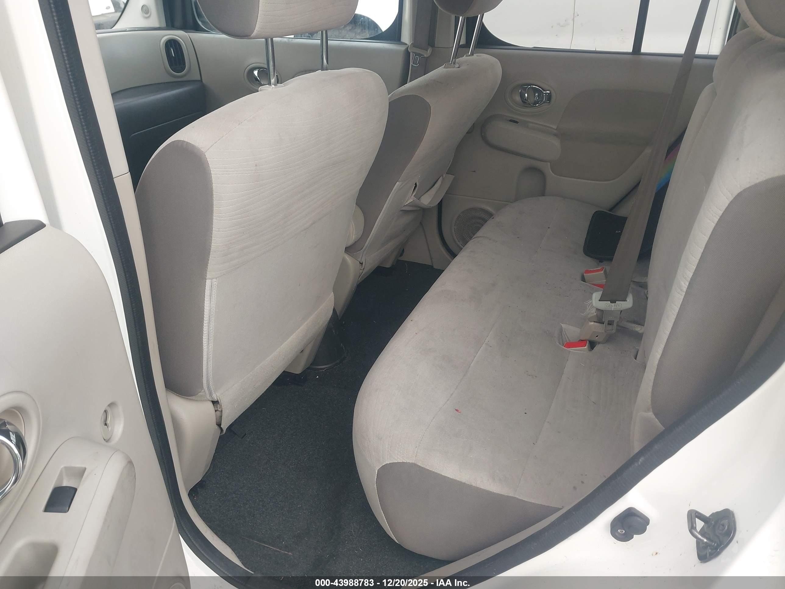NISSAN CUBE image 8