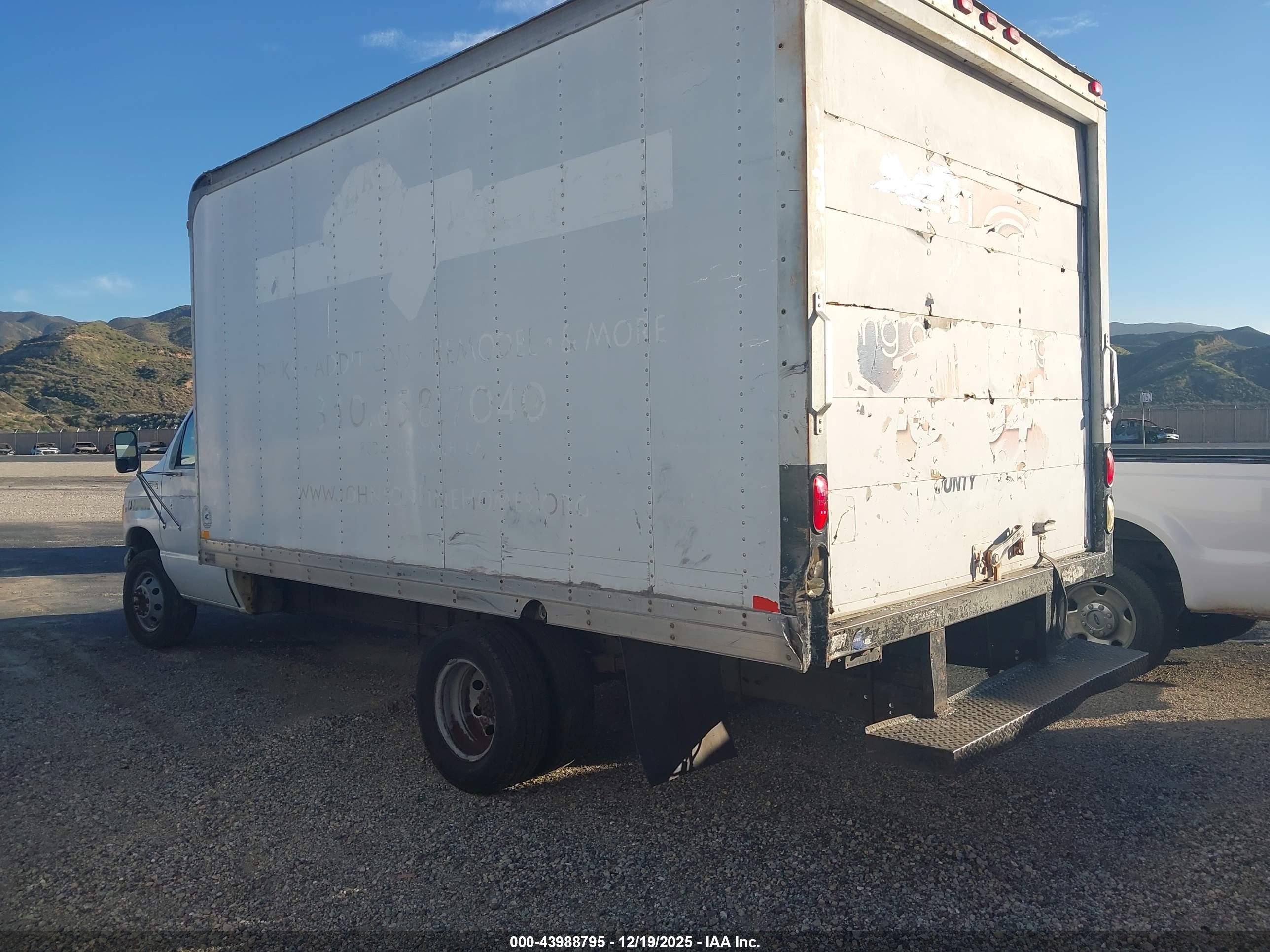 FORD E-350 image 3