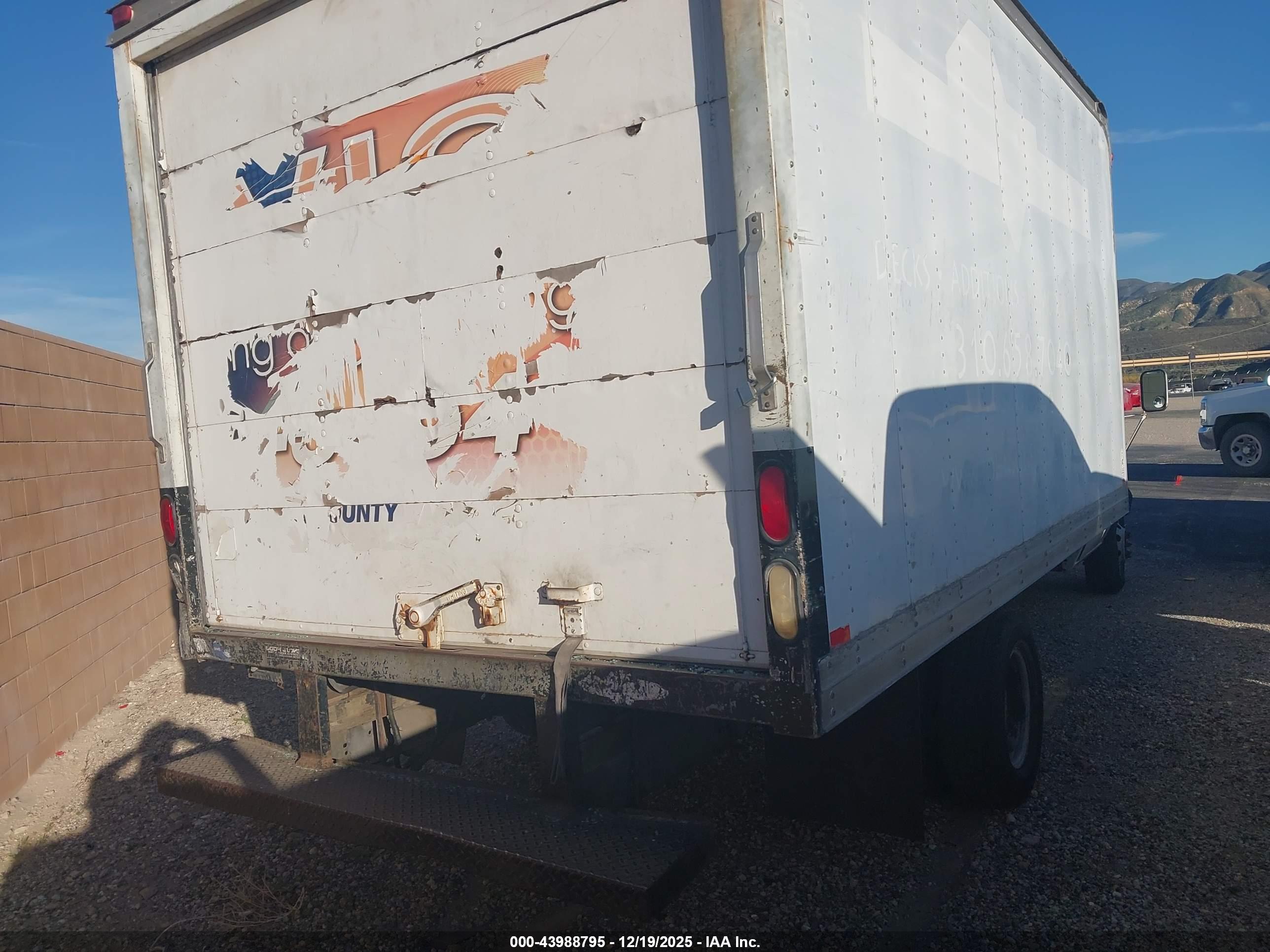 FORD E-350 image 4
