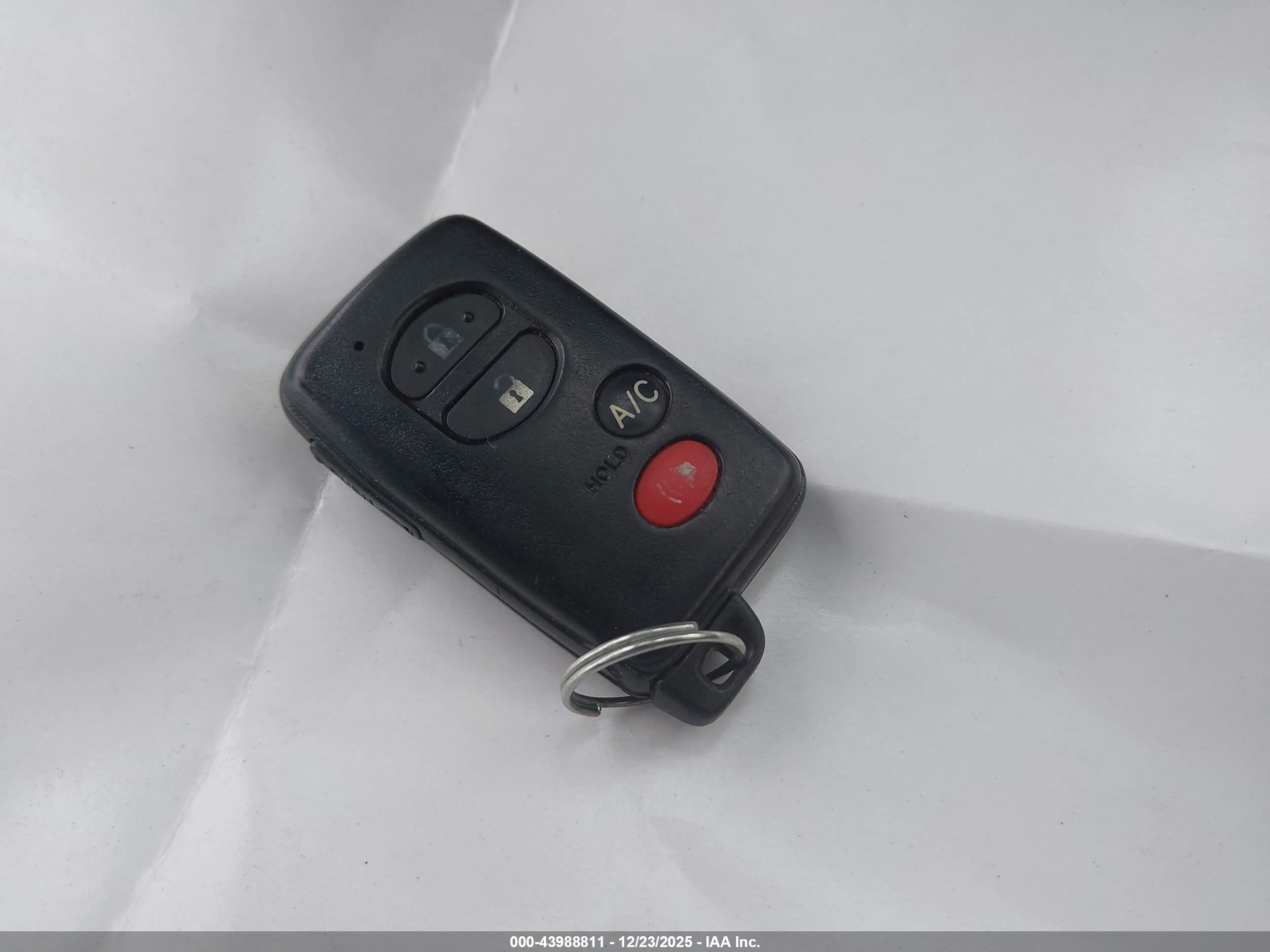 TOYOTA PRIUS image 11
