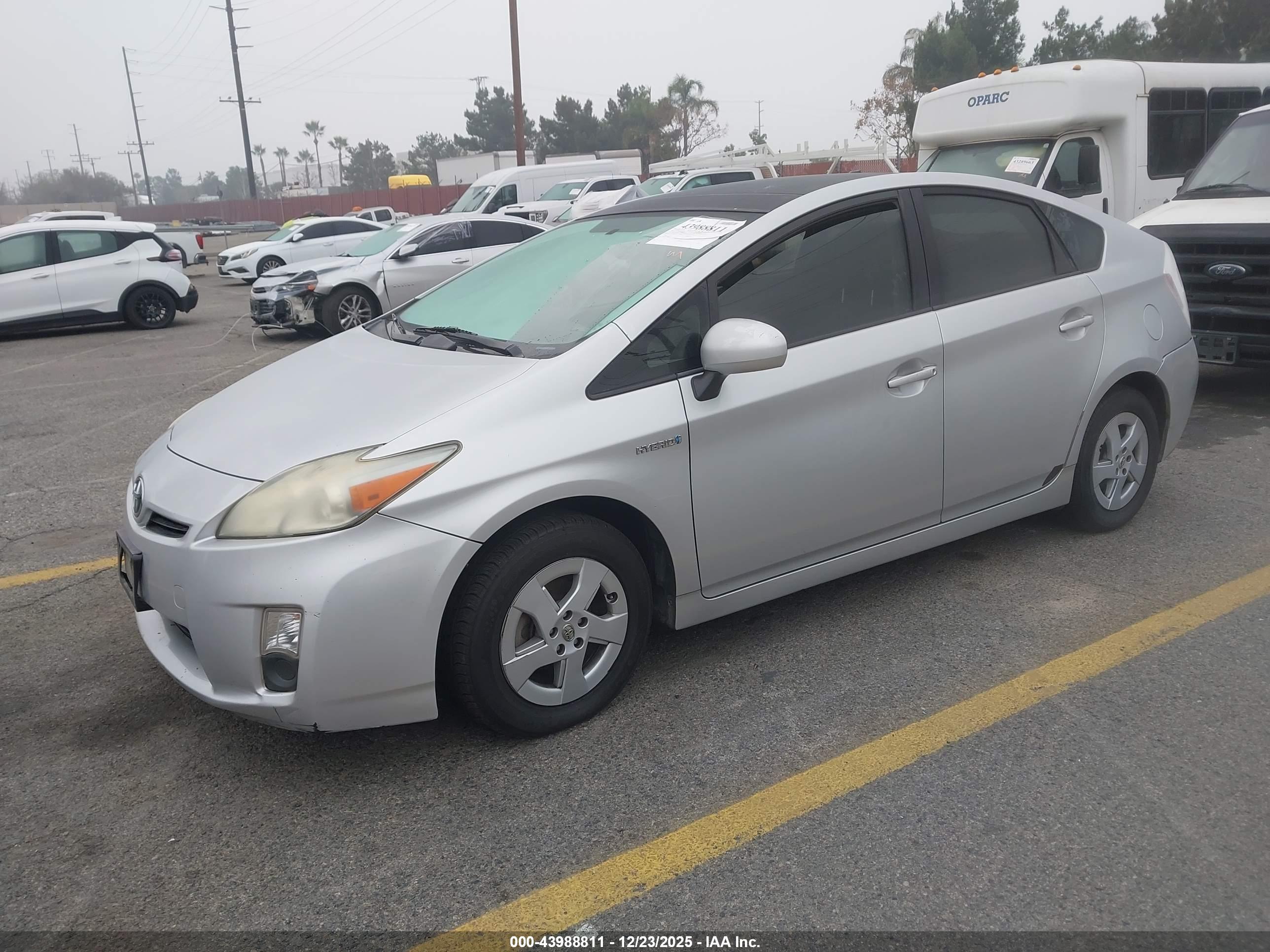 TOYOTA PRIUS image 2
