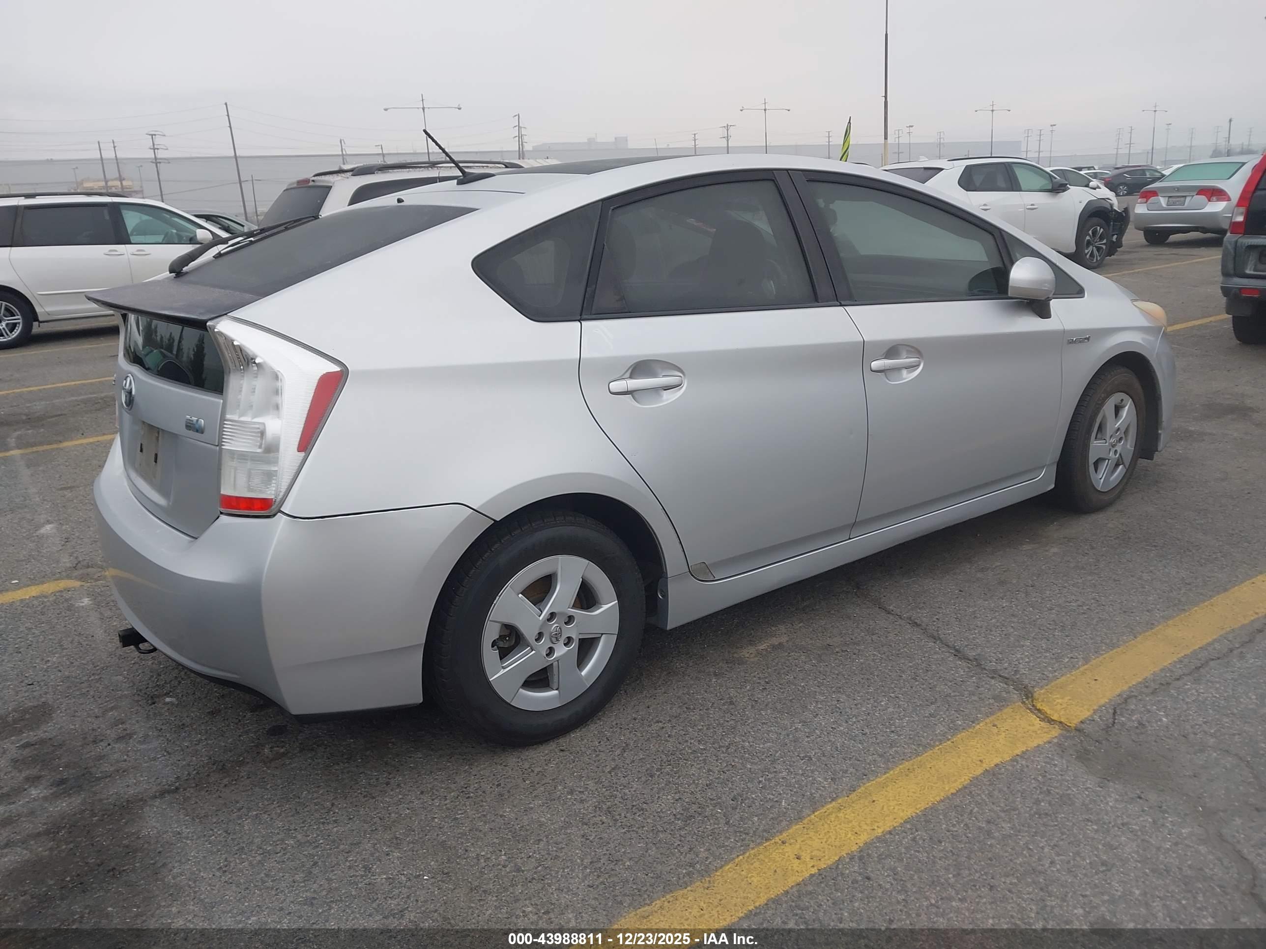 TOYOTA PRIUS image 4