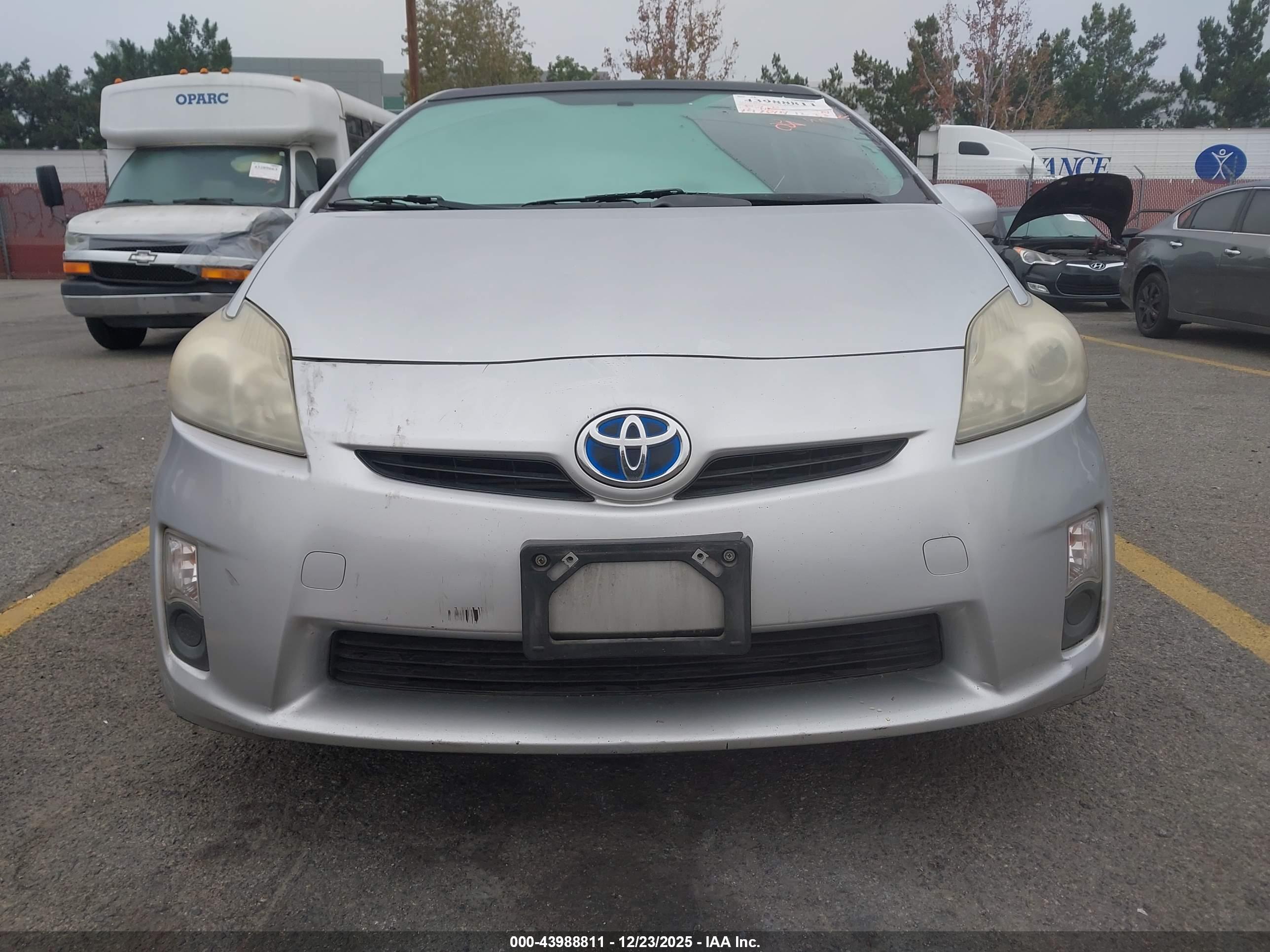 TOYOTA PRIUS image 6