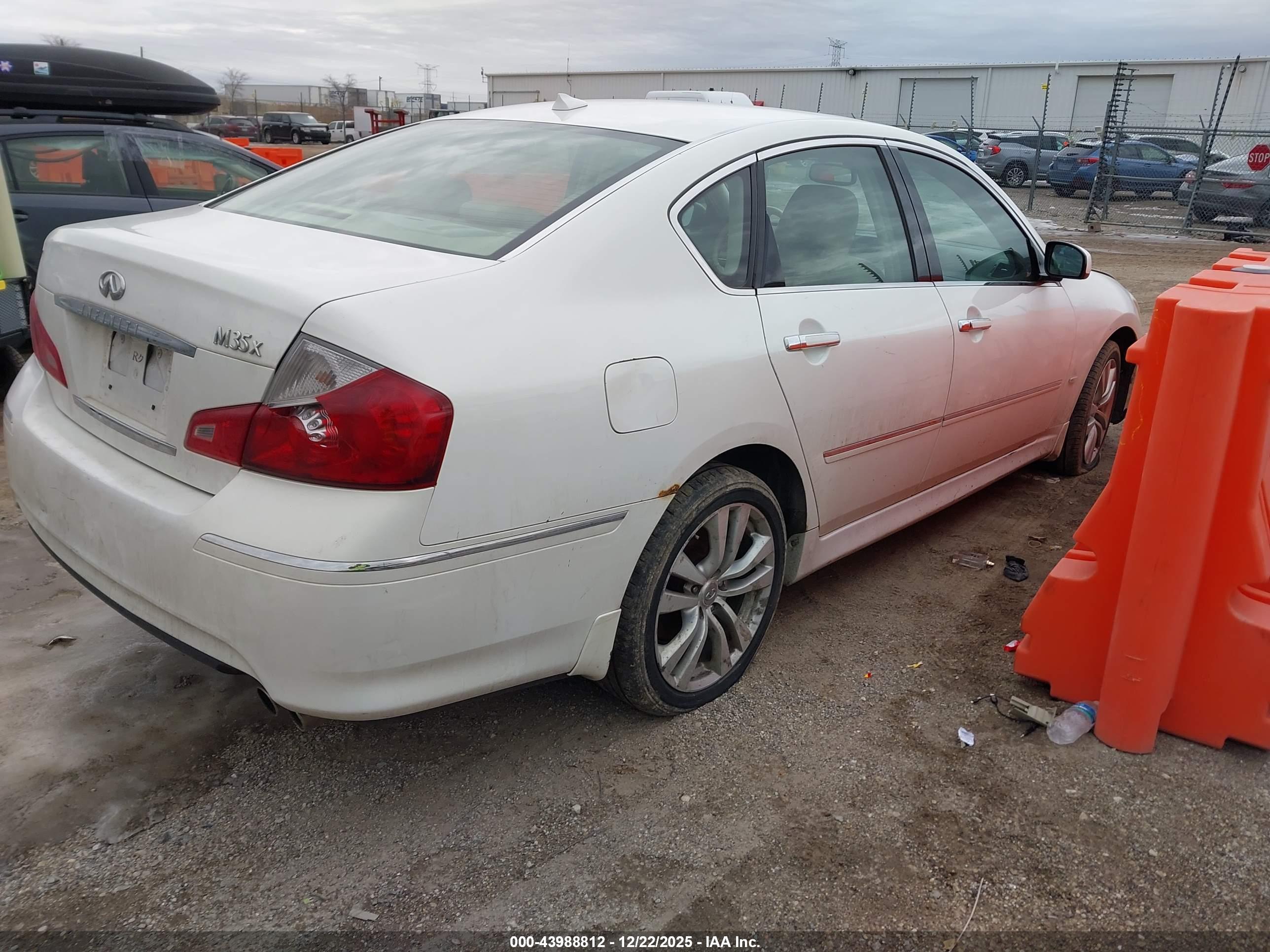 INFINITI M35X image 4